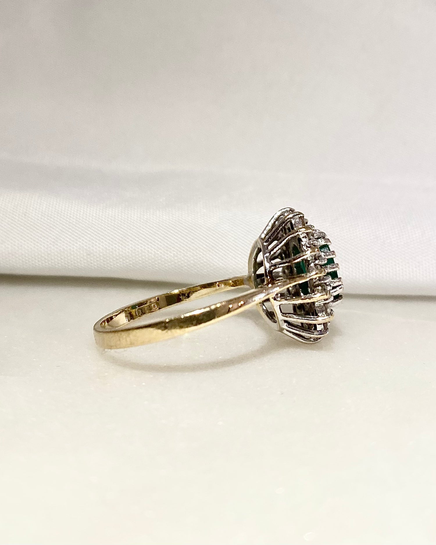 Bague Marguerite Émeraude &amp; 32 Diamants &quot;Alina&quot;