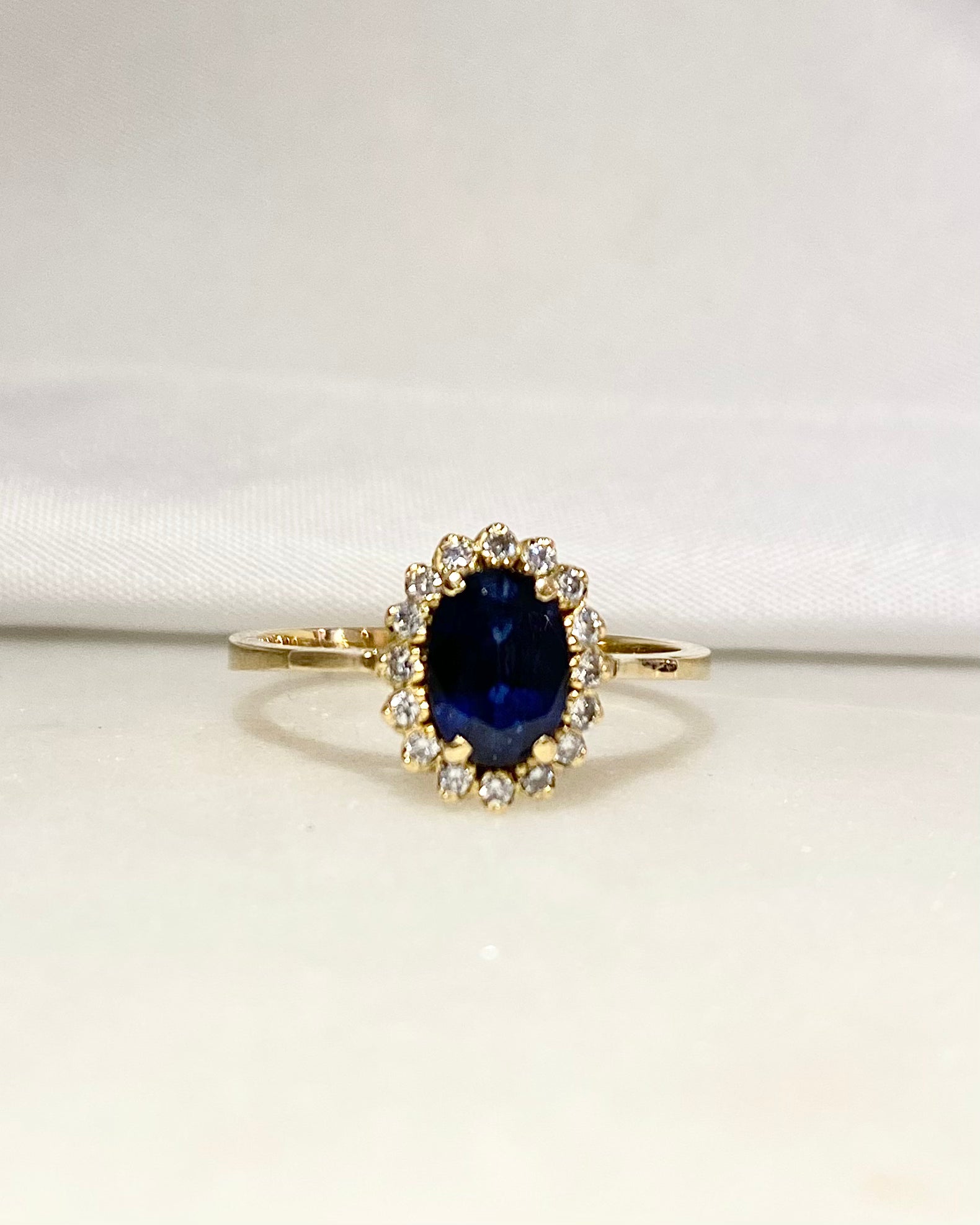 Bague Marguerite Saphir 1.30 carat &amp; Diamants "Vivianne"