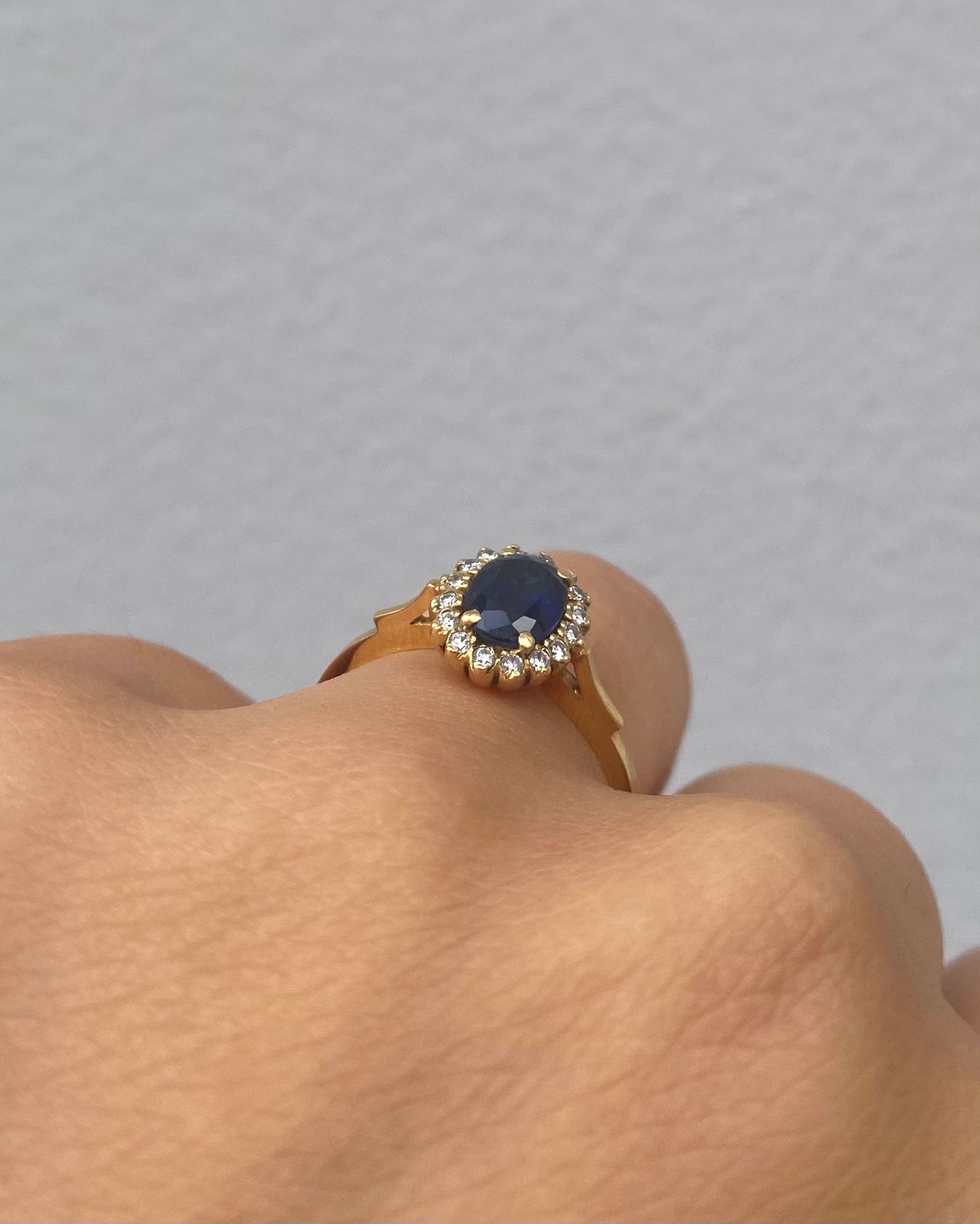 Bague Marguerite Saphir 1.30 carat &amp; Diamants "Vivianne"
