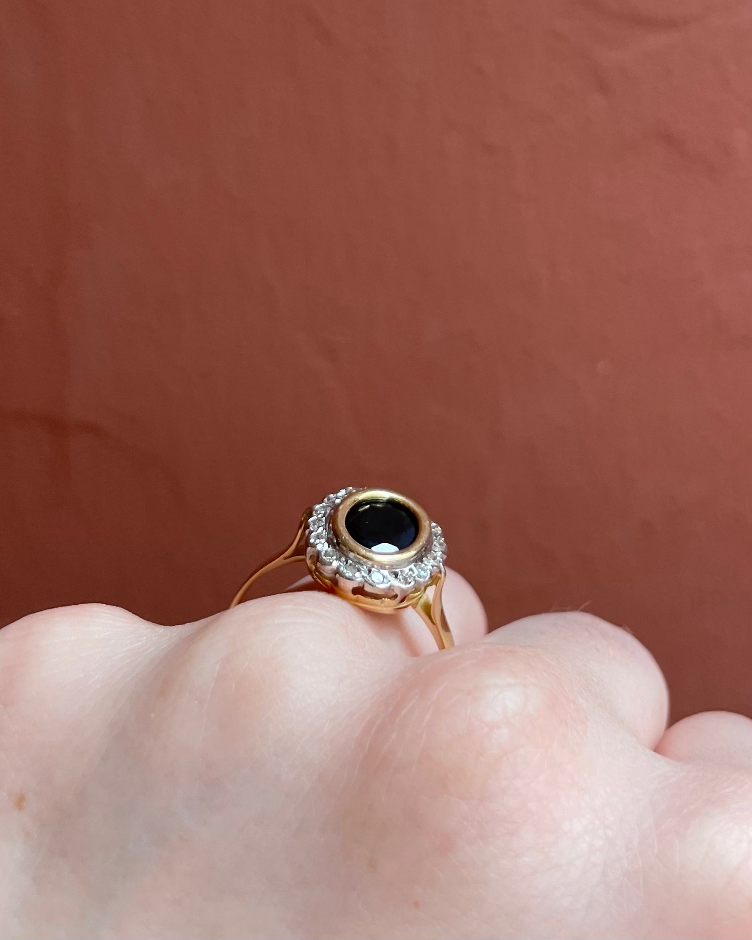 Bague Marguerite Saphir 1.65 carat &amp; Diamants “Maëlis”