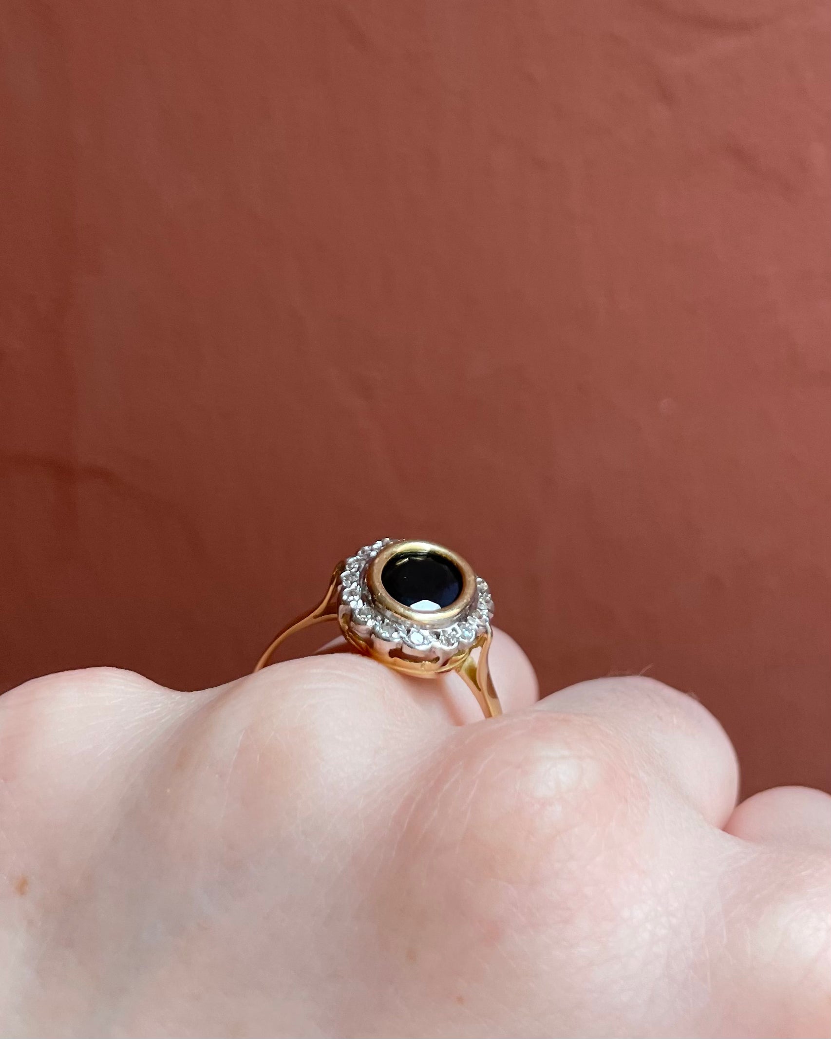 Bague Marguerite Saphir 1.65 carat &amp; Diamants “Maëlis”