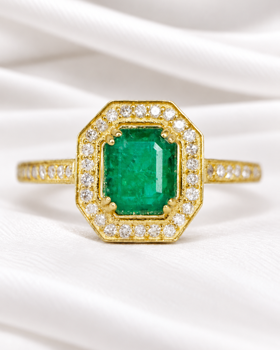Art Deco-Style Emerald &amp; Diamond Ring "Rémi"