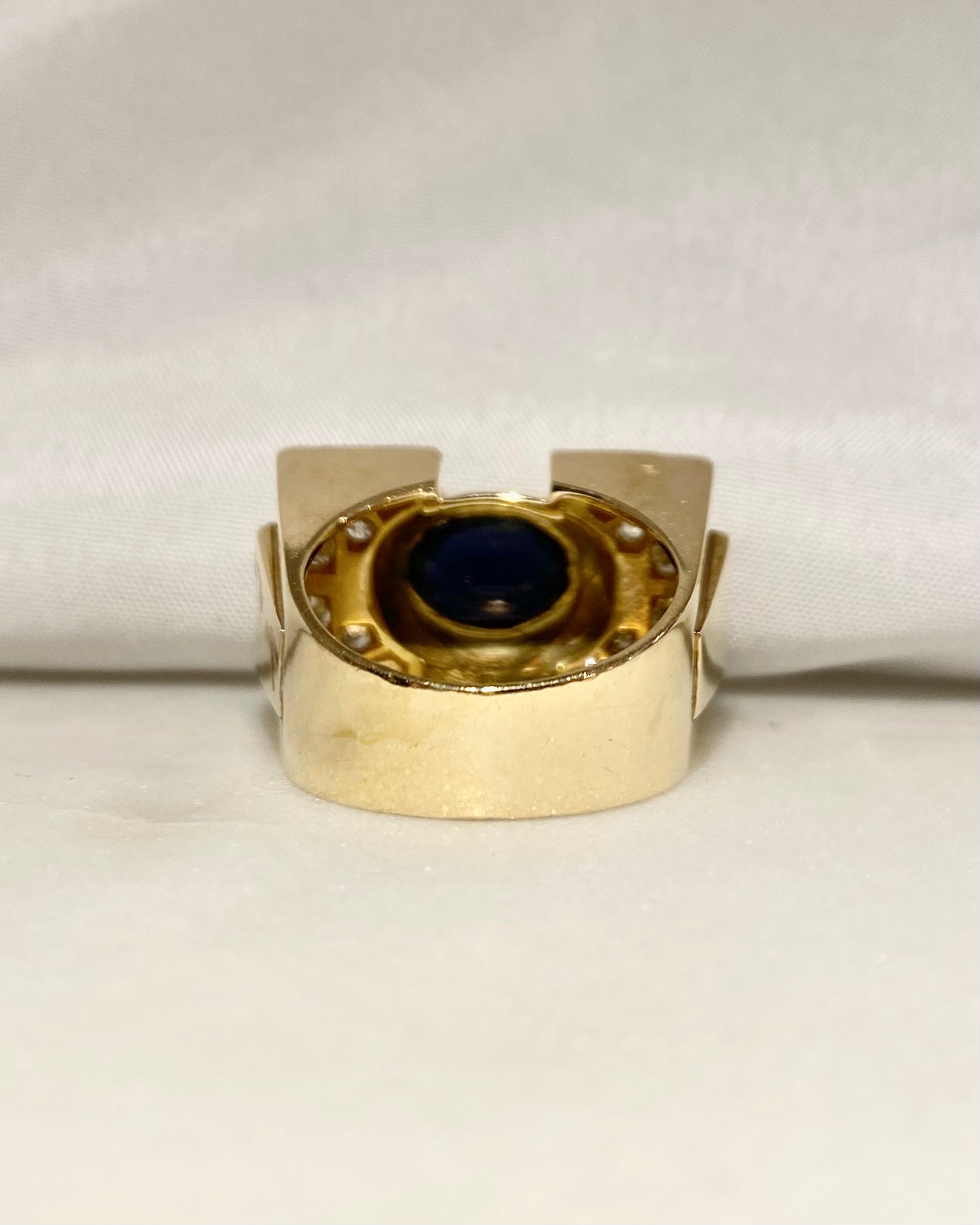 Bague Tank Saphir 2.10 carats &amp; Diamants 1.32 carat  &amp; or 15,52g &quot;Joséphine&quot;