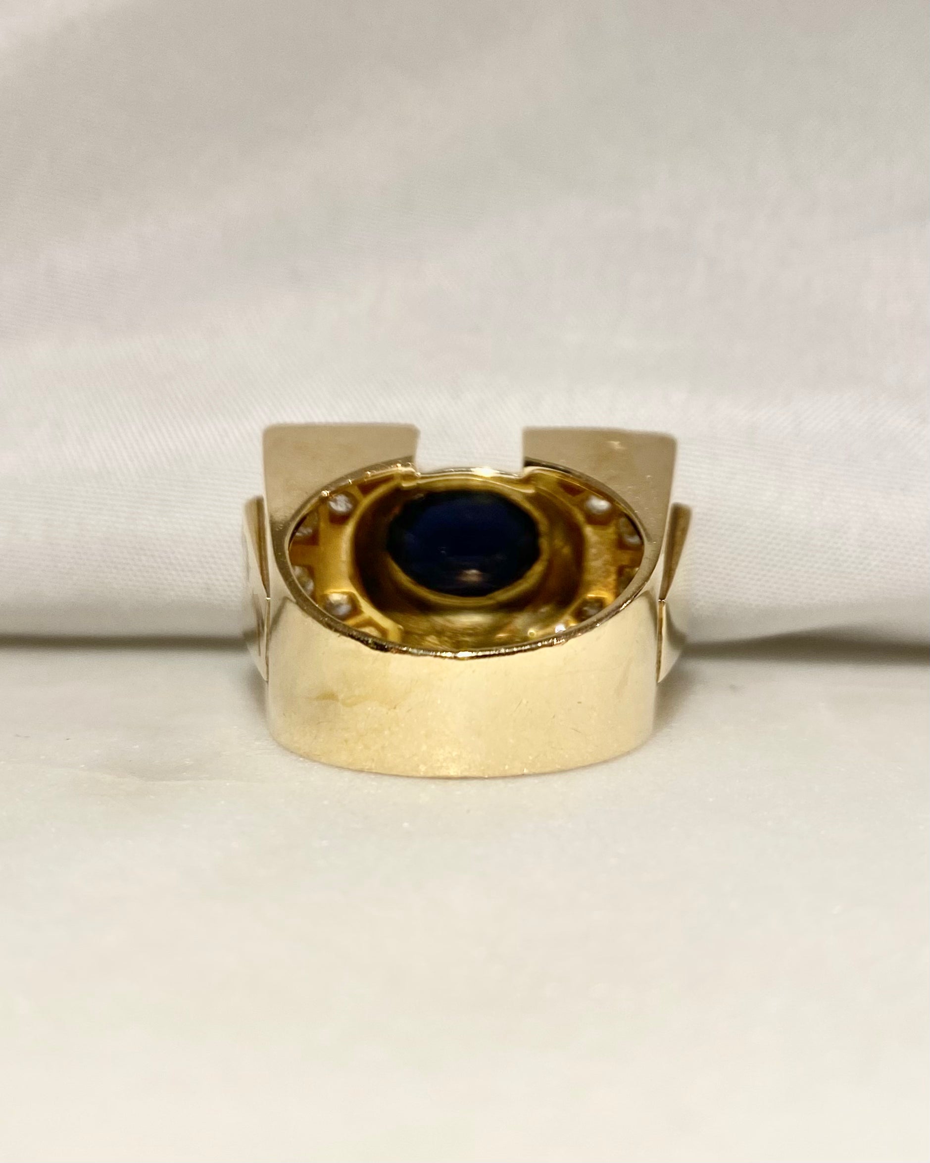 Bague Tank Saphir 2.10 carats &amp; Diamants 1.32 carat  &amp; or 15,52g &quot;Joséphine&quot;