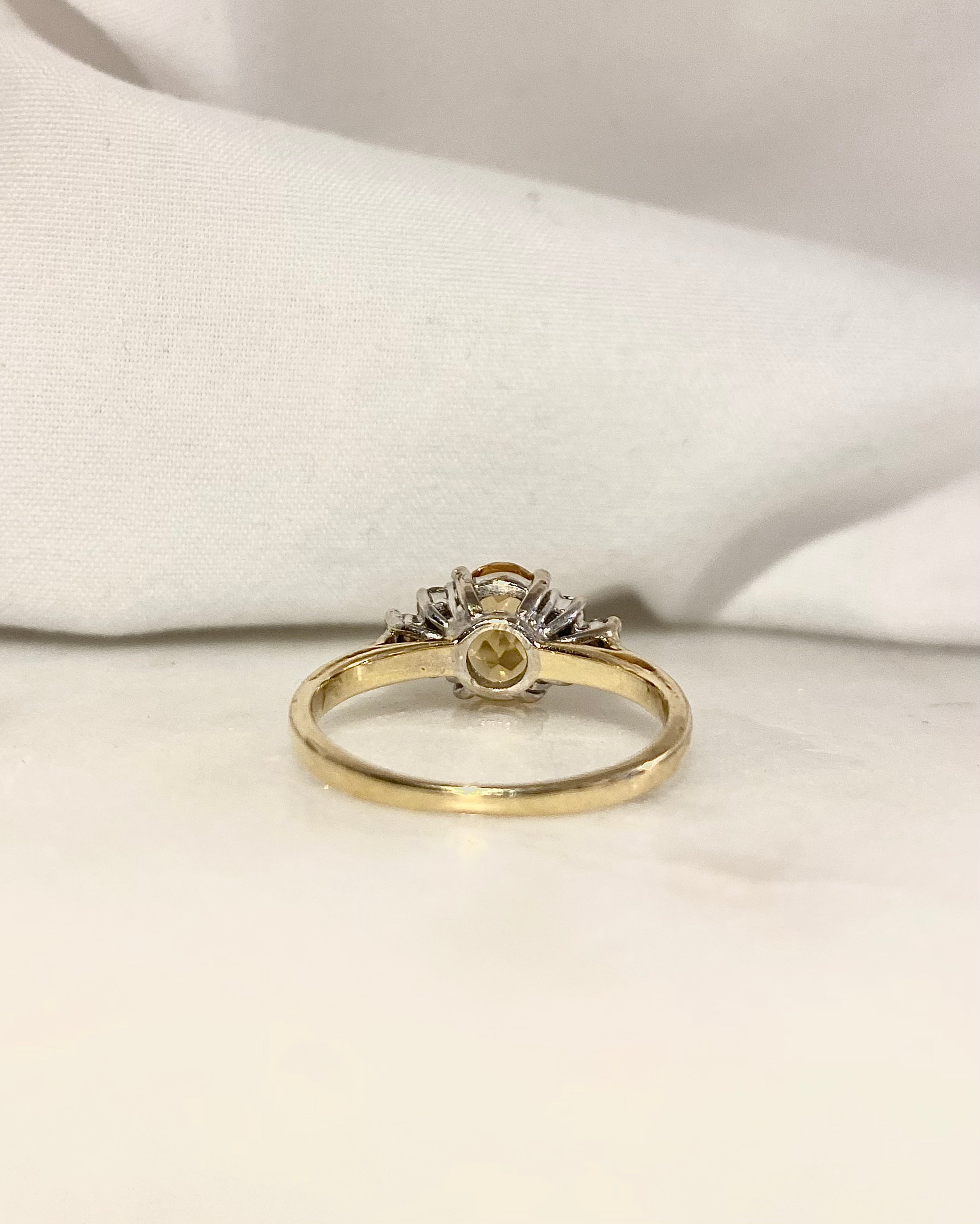 Anillo Trilogía Citrino 1 quilate y Diamantes "Isaure"