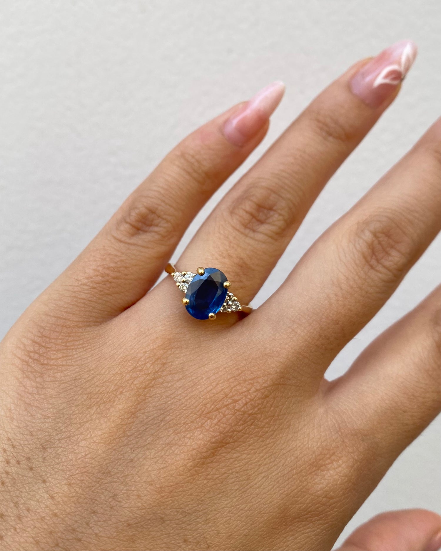 Bague Trilogie Saphir 2.30 carats &amp; Diamants &quot;Gena&quot;