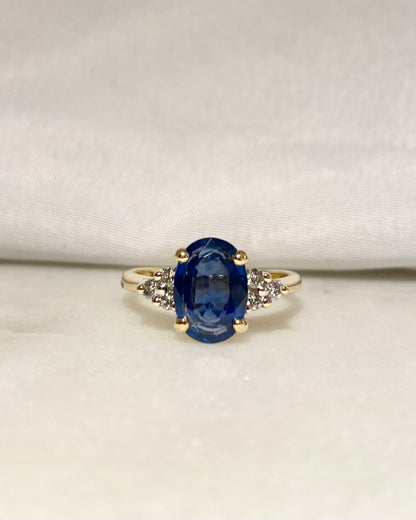 Bague Trilogie Saphir 2.30 carats &amp; Diamants &quot;Gena&quot;