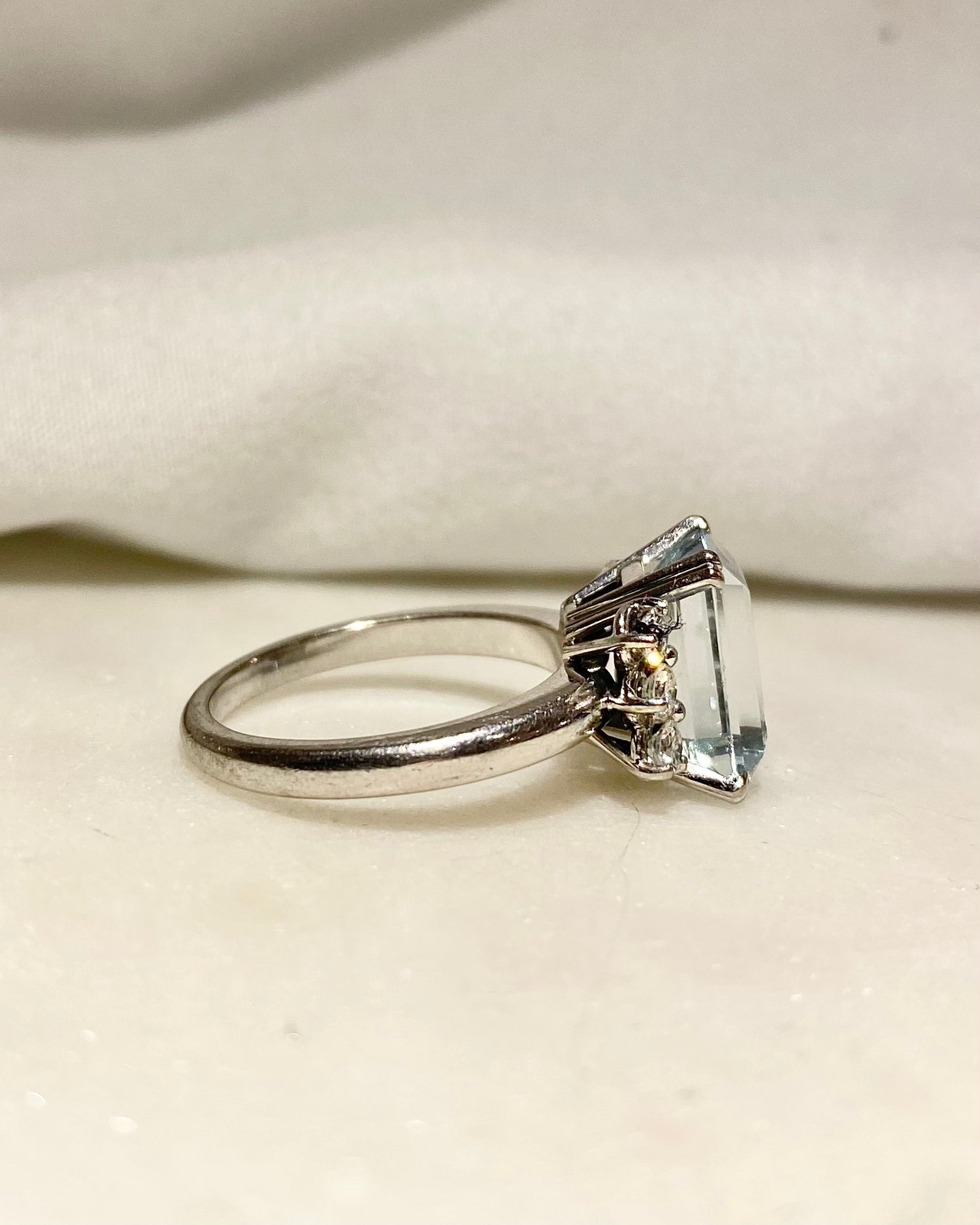 Bague Cocktail Aigue-Marine 3.80 Carats &amp; Diamants &quot;Déraé&quot;