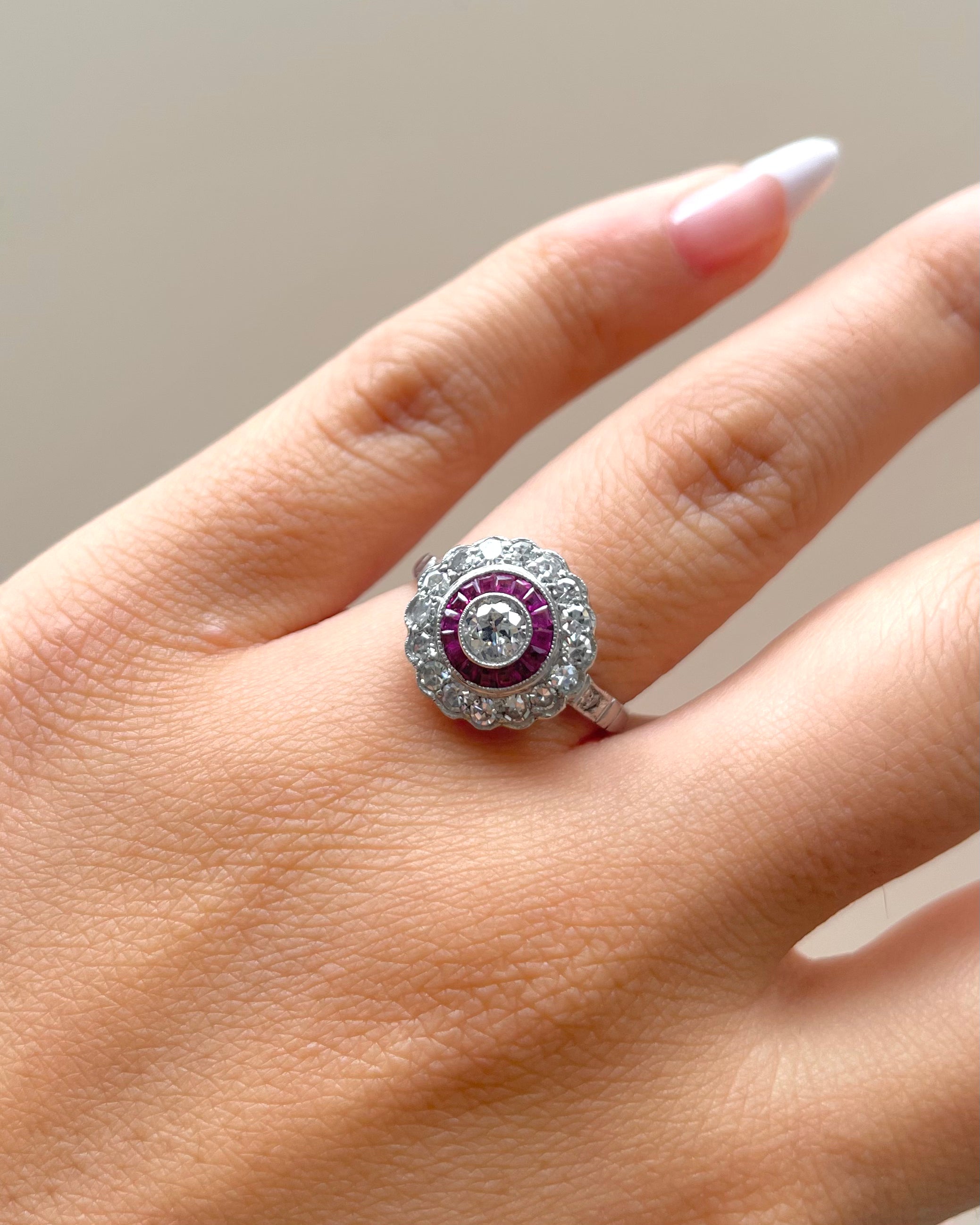 Bague Art-déco Rubis &amp; Diamants 0.86 carat &quot;Diem&