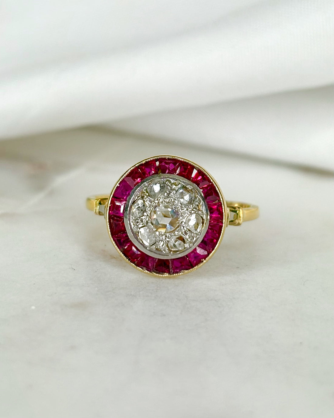 Bague Art déco Rubis 0.54 carat &amp; 7 Diamants &quot;Elena&quot;