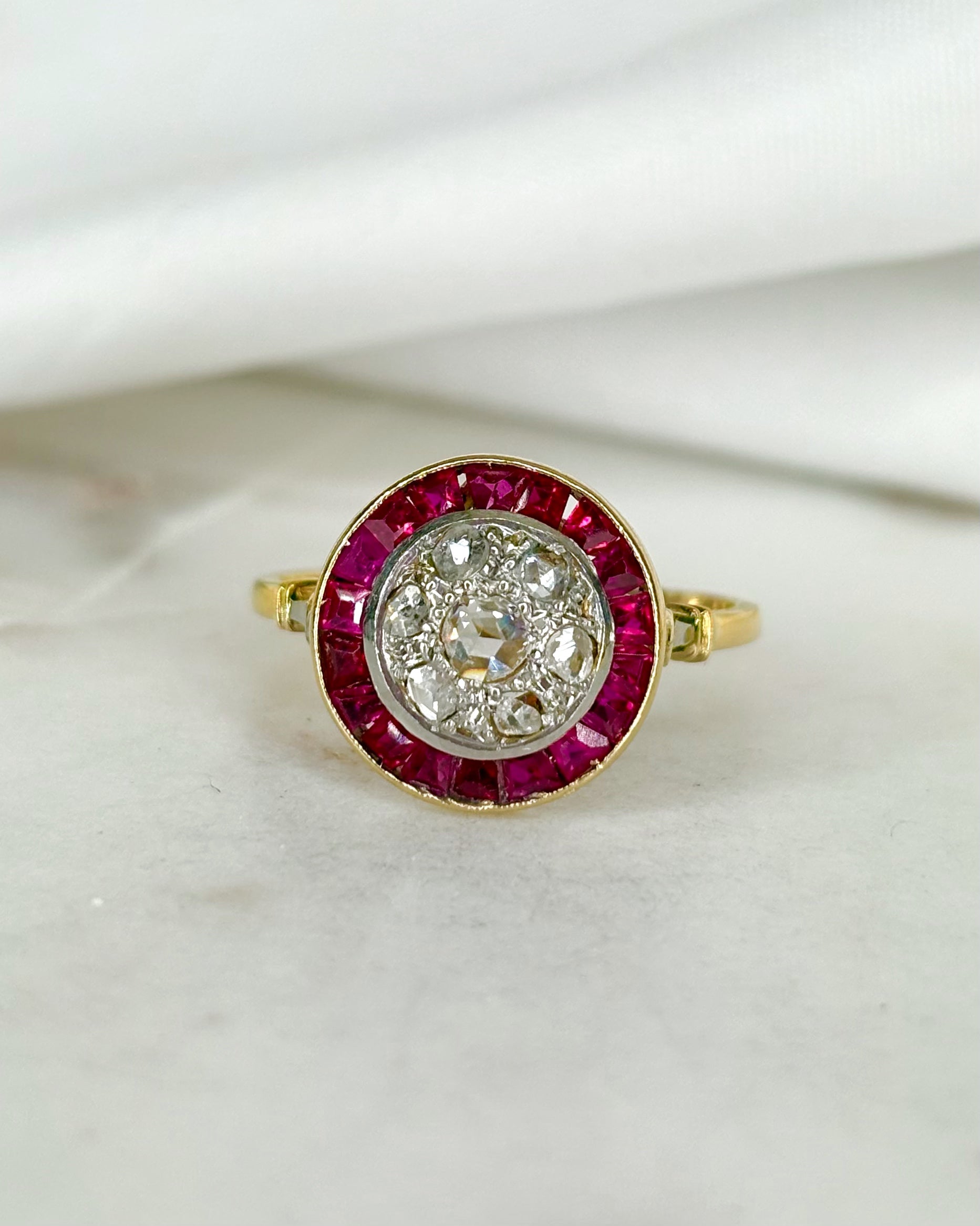 Bague Art déco Rubis 0.54 carat &amp; 7 Diamants &quot;Elena&quot;