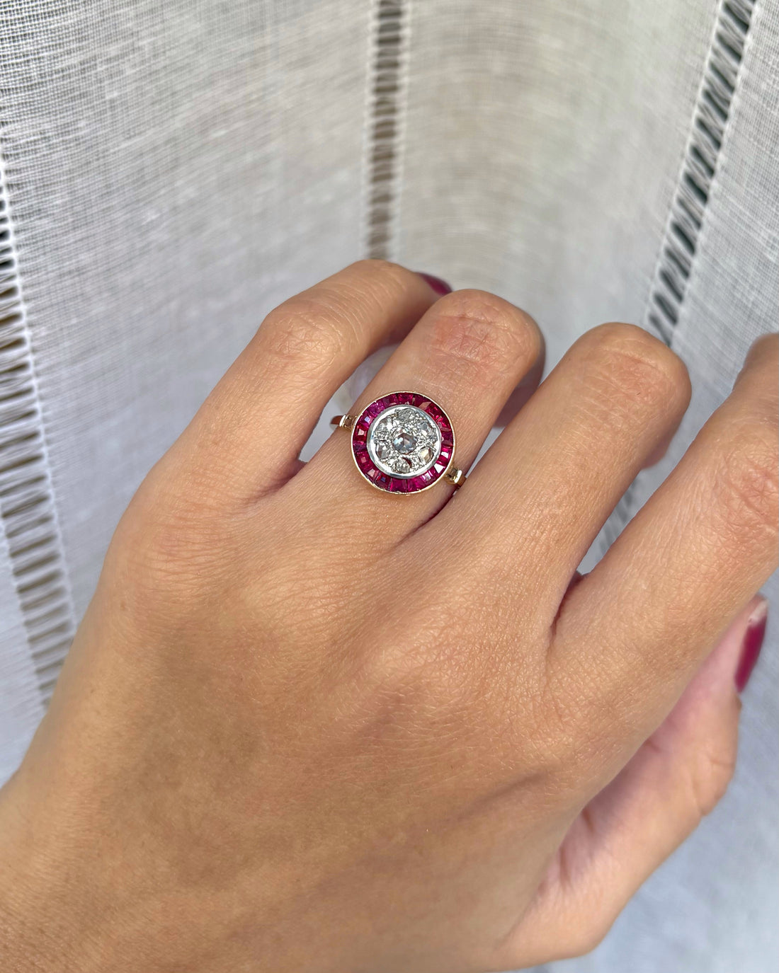Bague Art déco Rubis 0.54 carat &amp; 7 Diamants &quot;Elena&quot;