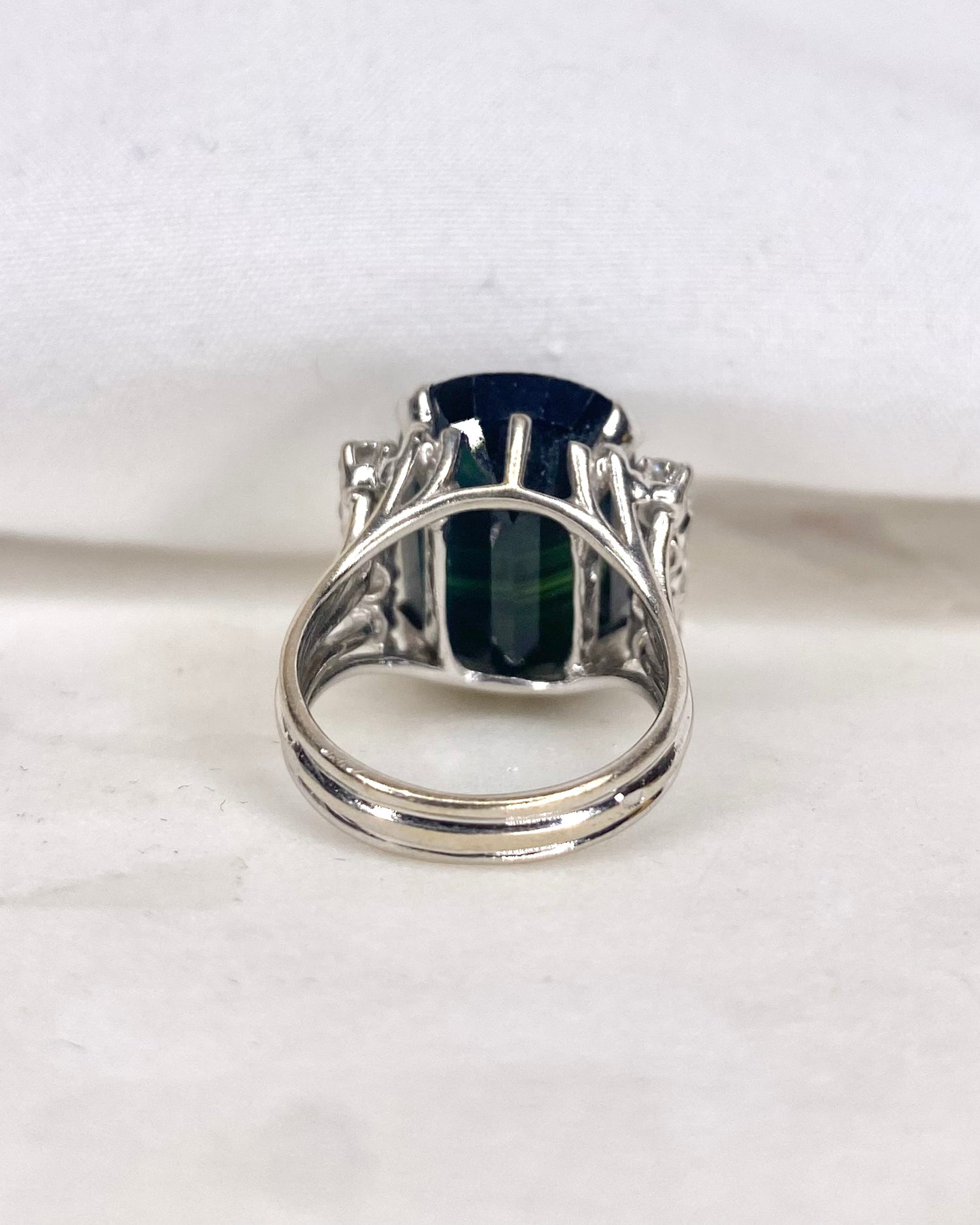 Bague Cocktail Saphir 11 carats &amp; Diamants &quot;Suzy&quot;