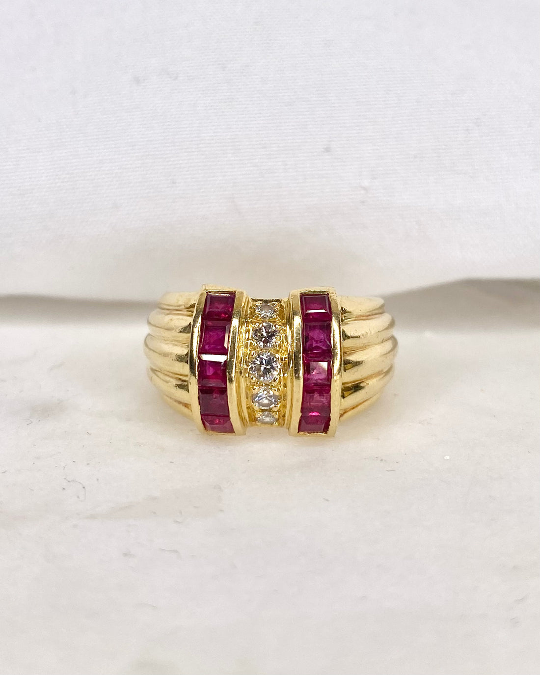 Bague Jonc Rubis, Diamants &amp; Or 7.80g &quot;Joelle&quot;