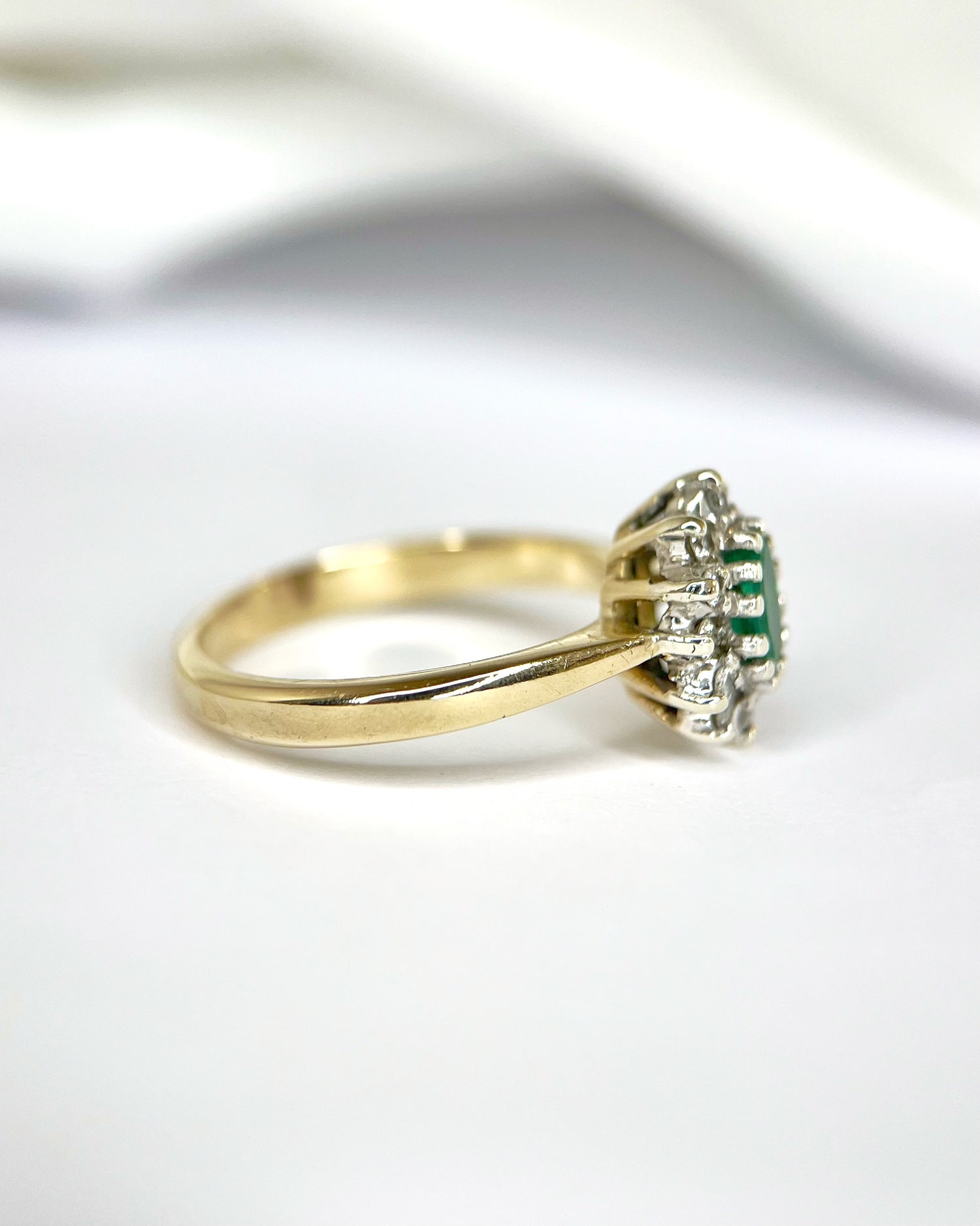 Bague Marguerite Émeraude &amp; Diamants "Simone"