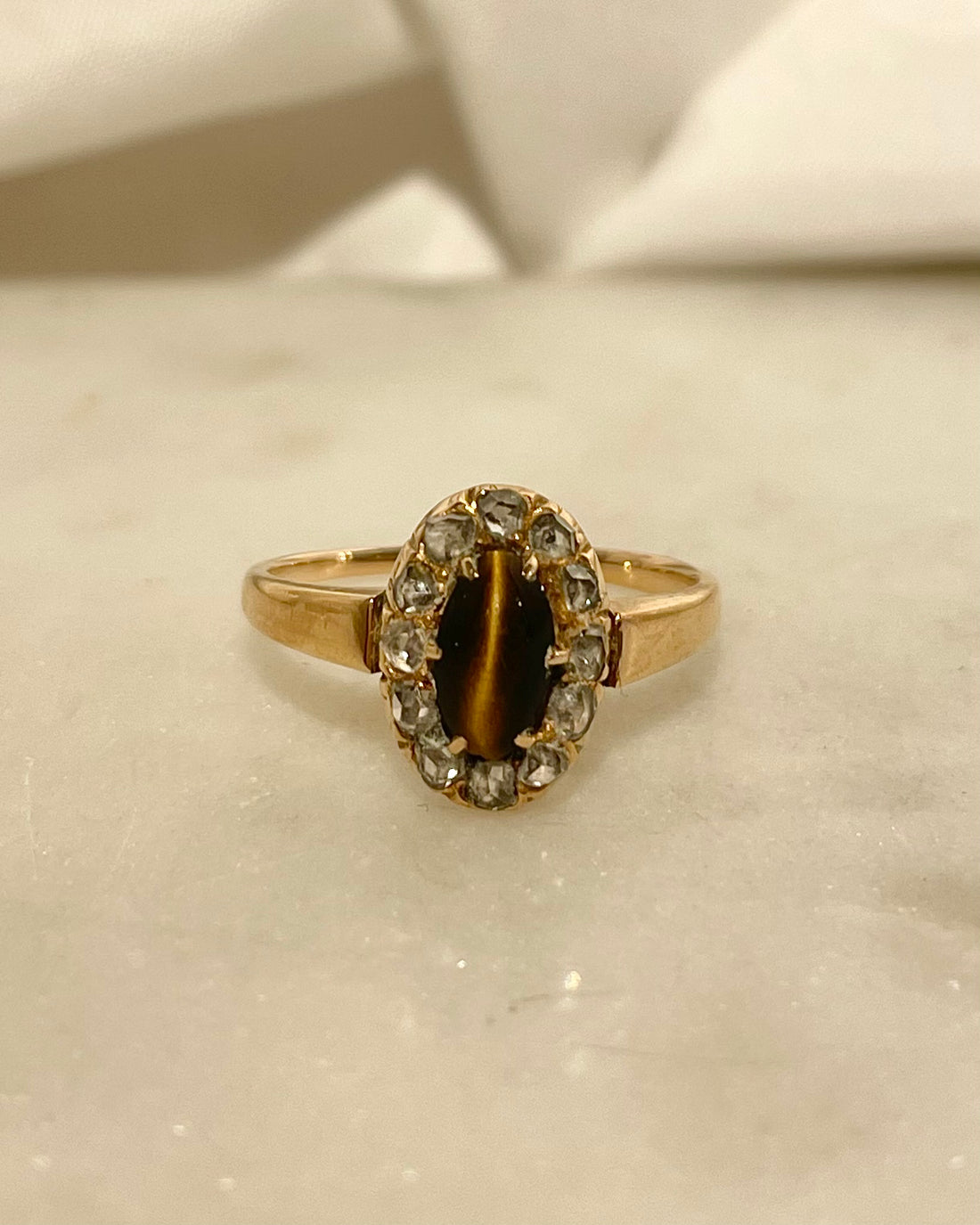 Bague Marguerite Oeil de Tigre 0.60 carat &amp; Diamants &quot;Carmen&quot;