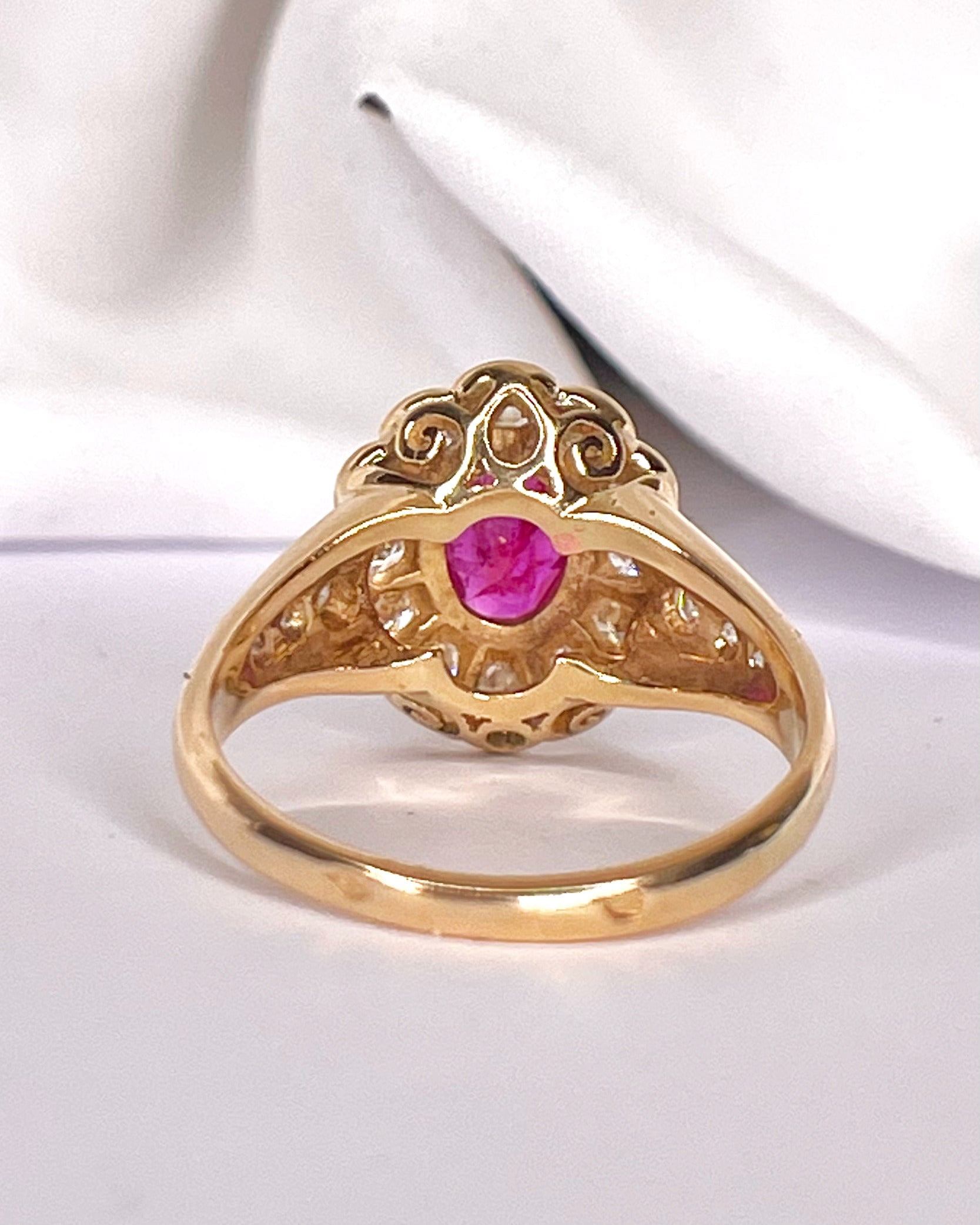 Bague Marguerite Rubis 1.31 carat &amp; Diamants 0.71 carat "Fanny"