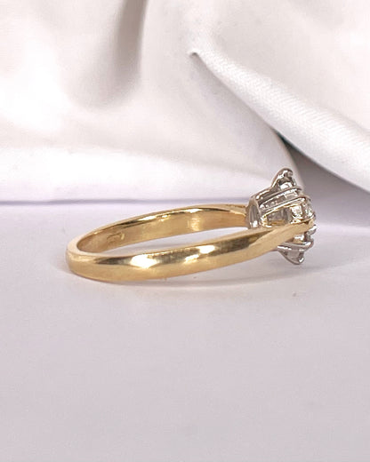 Anillo margarita de diamantes de 0.38 quilates «Sally»