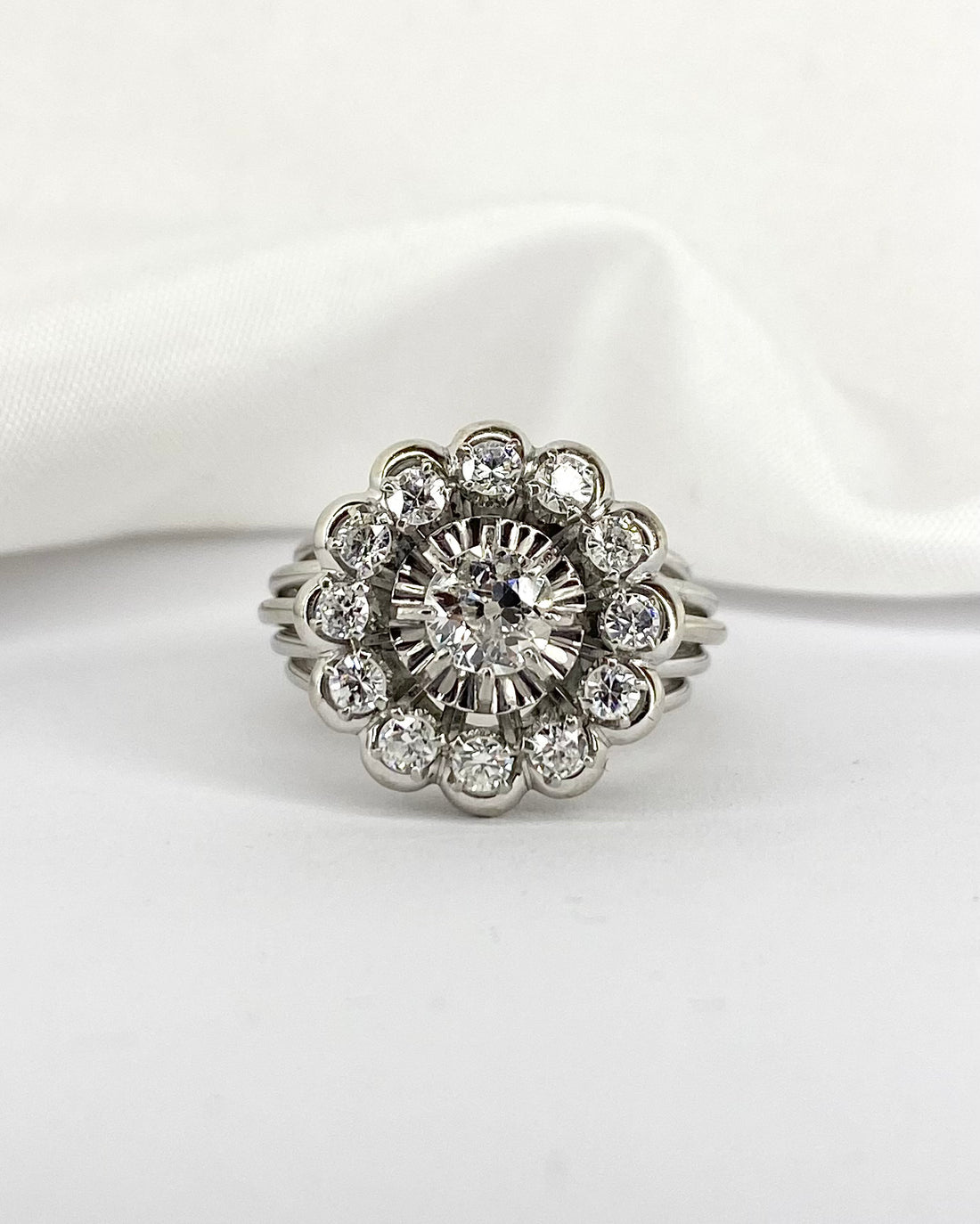 Daisy Diamond Ring 0.93 carat &quot;Olie&quot;