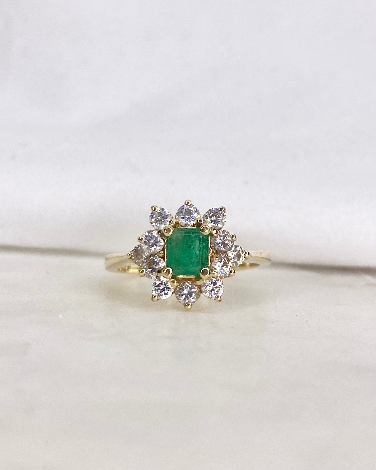 Bague Marguerite Émeraude &amp; Diamants "Élise"