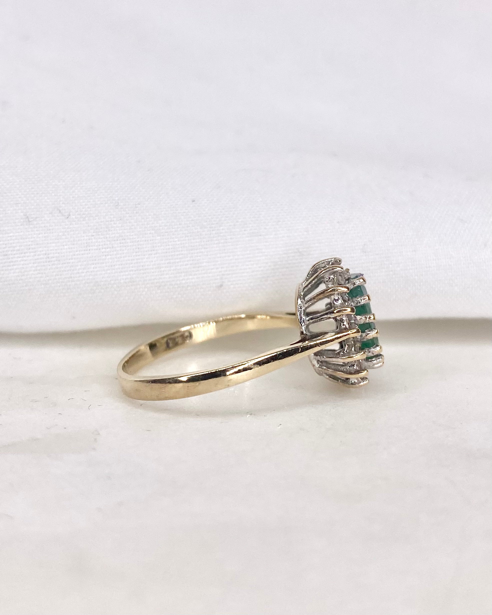Bague Marguerite Émeraude 1.15 carat &amp; Diamants "Olivia"