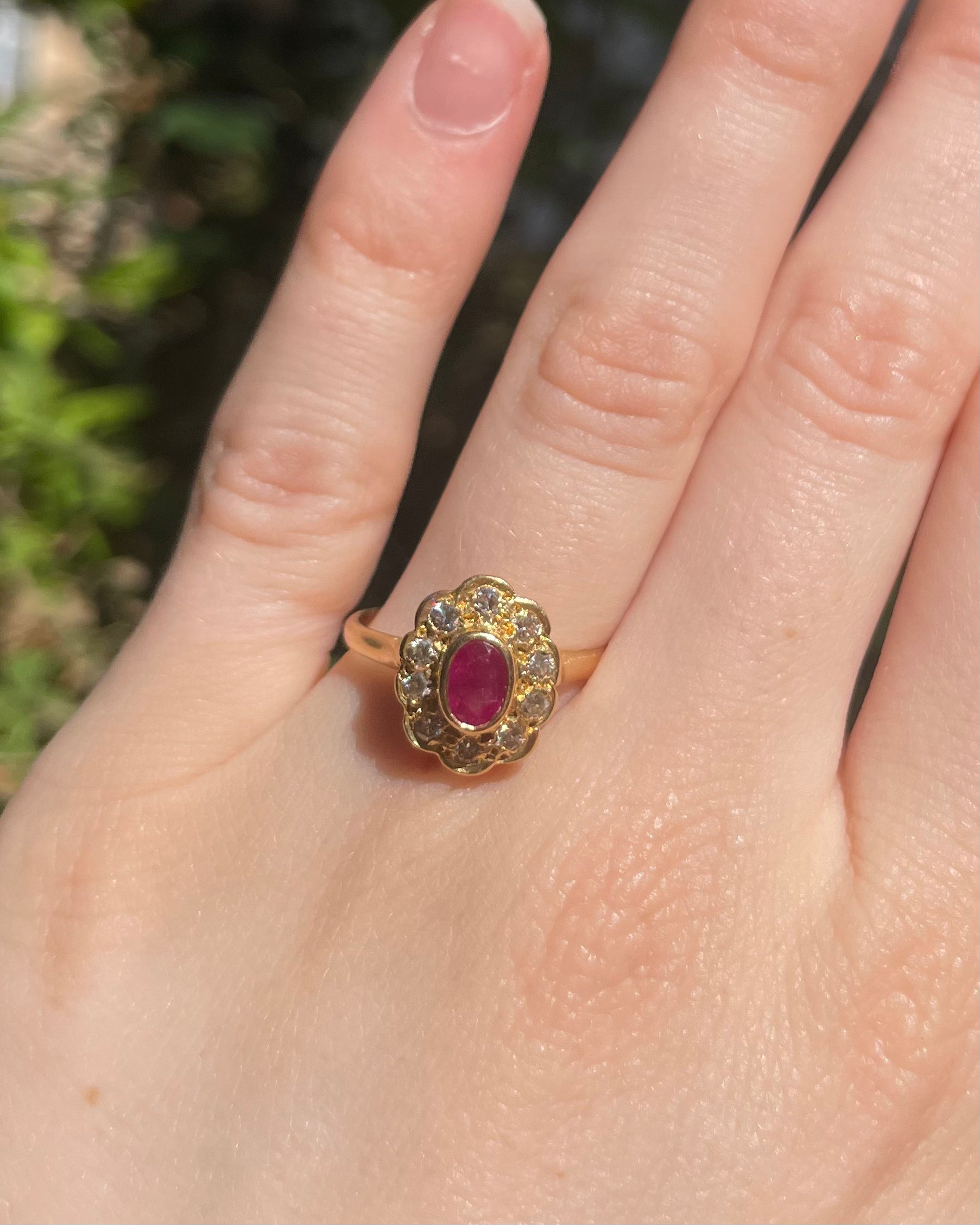 Bague Marguerite Rubis 0.60 carat &amp; Diamants "Alexandra"