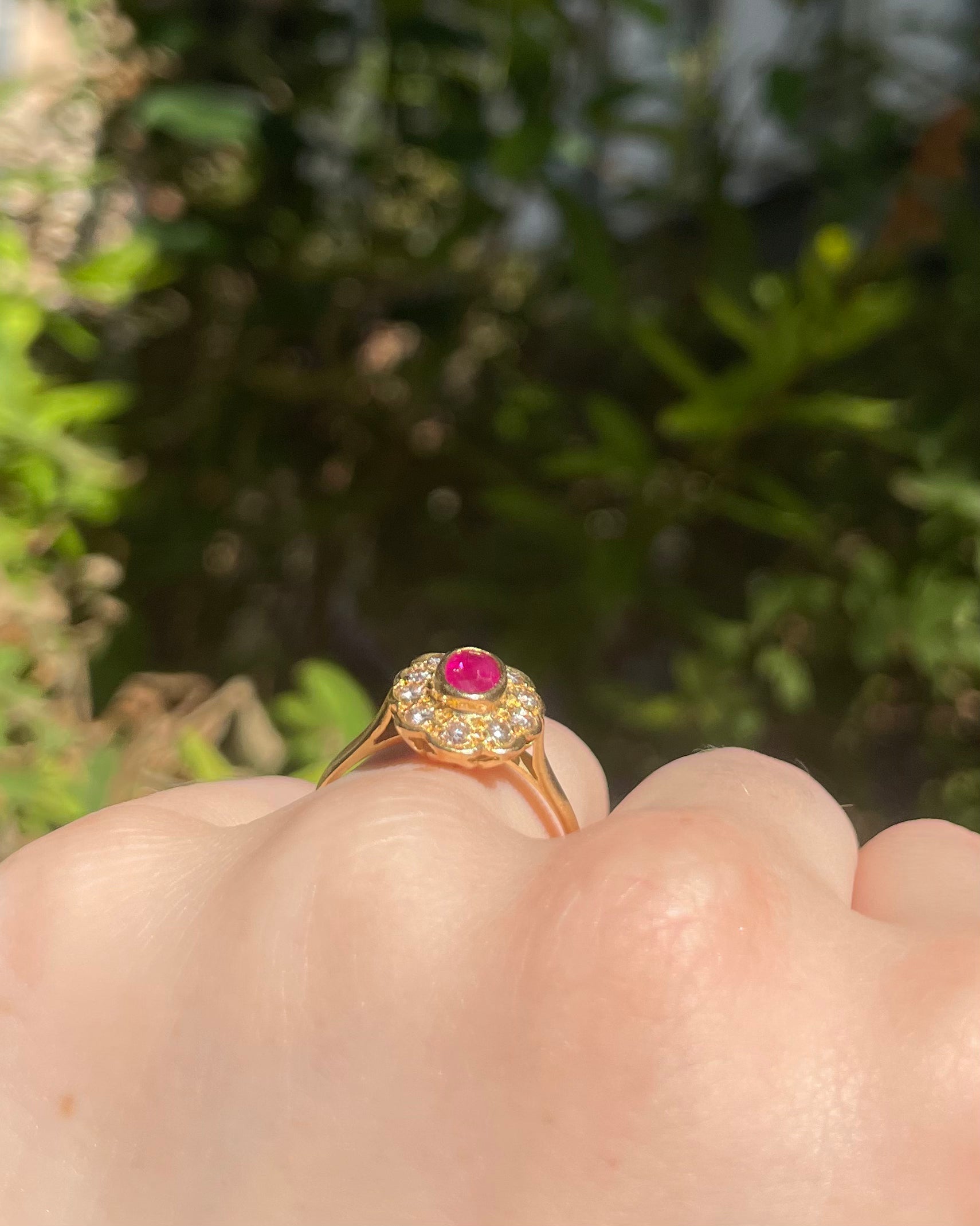Bague Marguerite Rubis 0.60 carat &amp; Diamants "Alexandra"