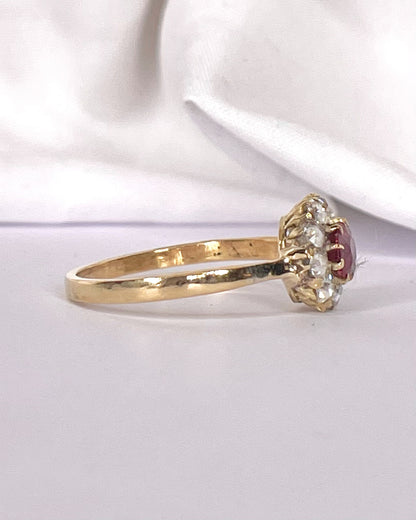Anillo margarita de rubí de 0.71 quilates y diamantes de 0.28 quilates «Noémie»