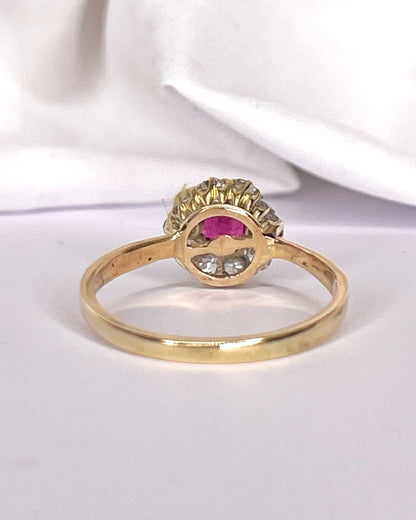 Anillo margarita de rubí de 0.71 quilates y diamantes de 0.28 quilates «Noémie»