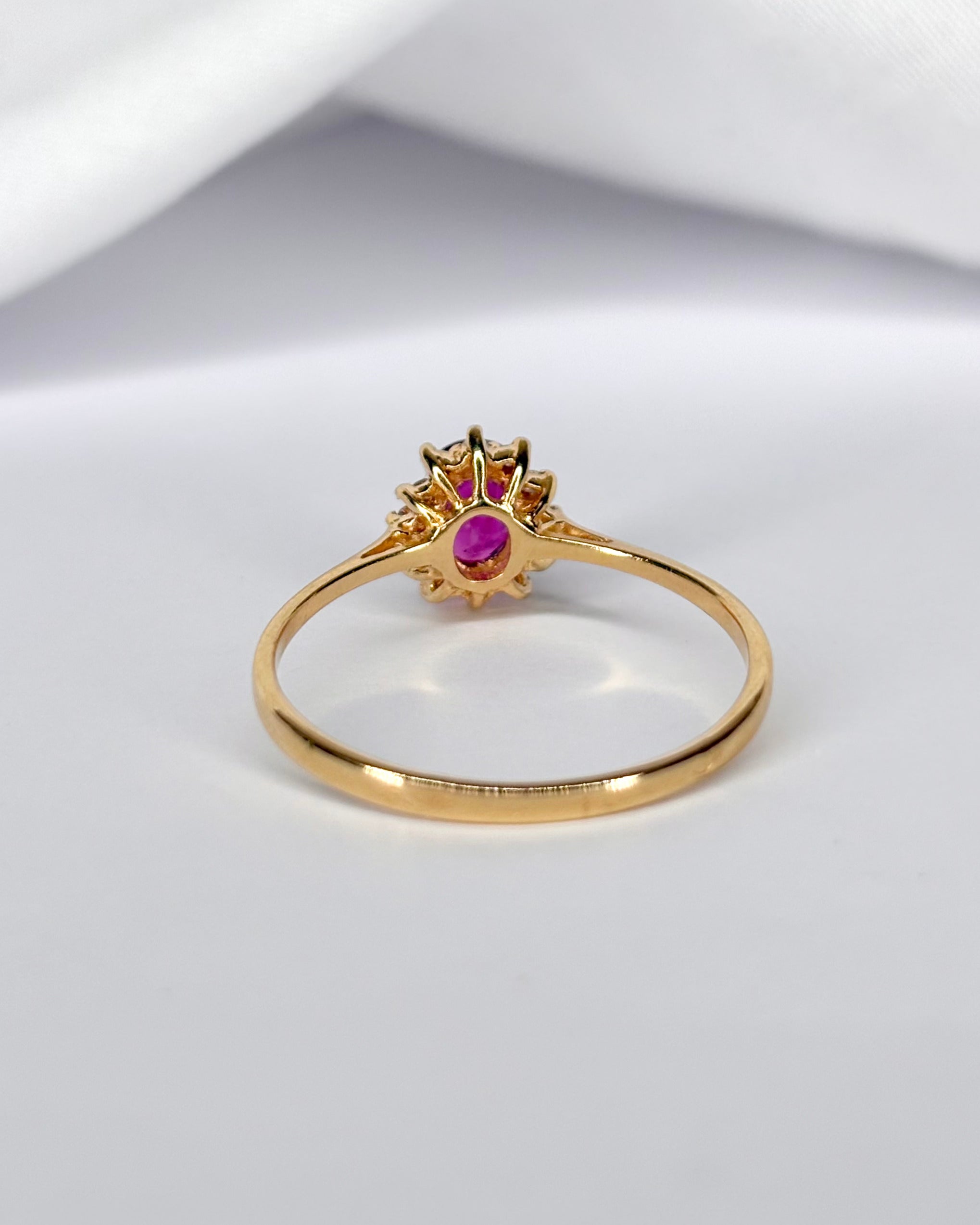Bague Marguerite Rubis 0.60 carat &amp; 12 Diamants "Charlie"