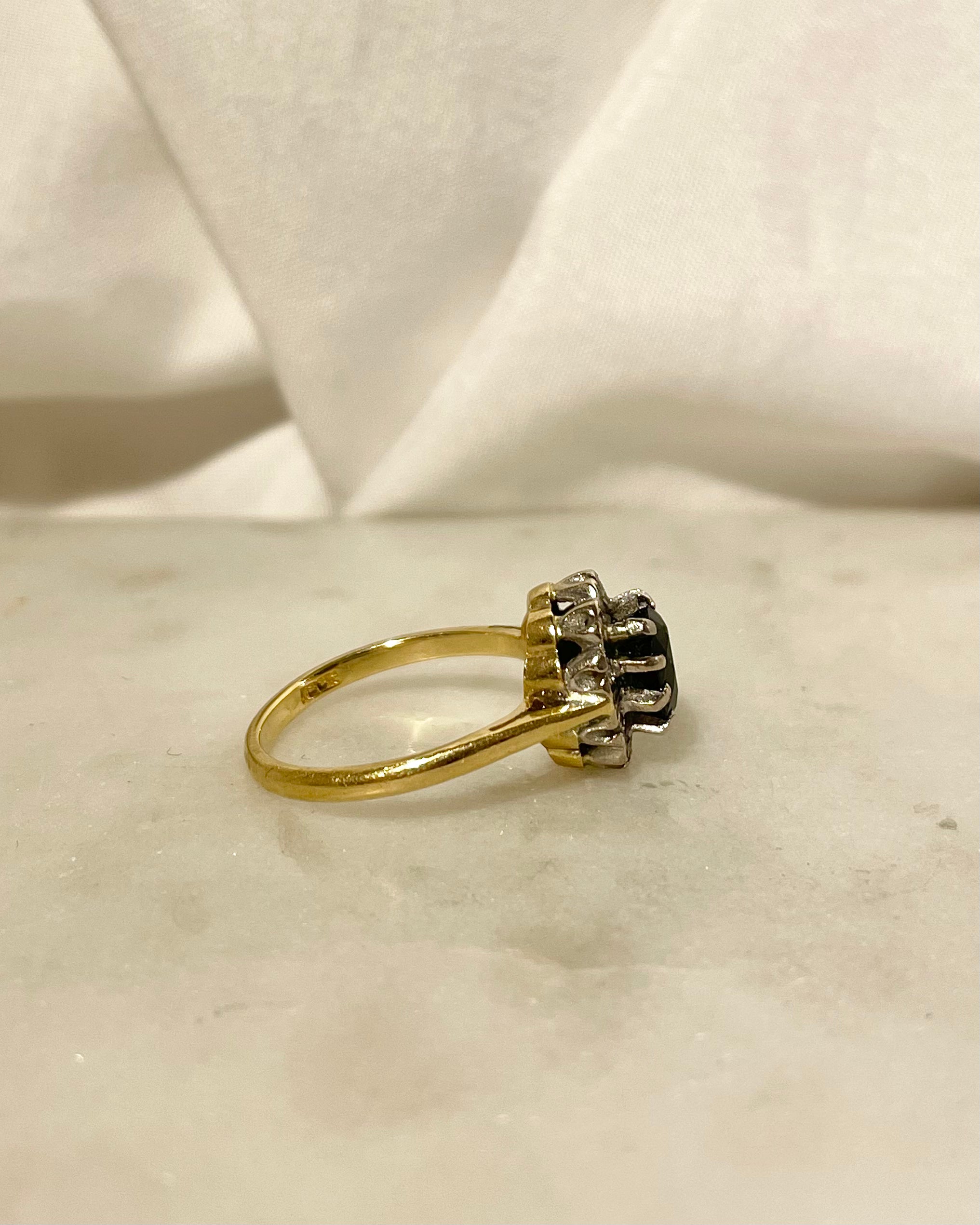 Bague Marguerite Saphir 1.05 Carat &amp; Diamants "Mirone"