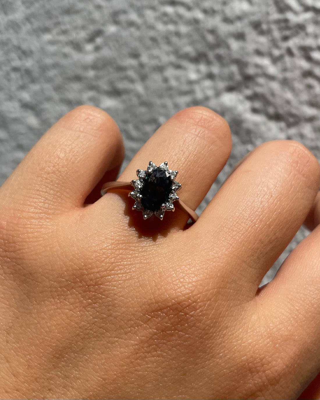 Bague Marguerite Saphir 0.80 carat &amp; Diamants &quot;Estrella&quot;