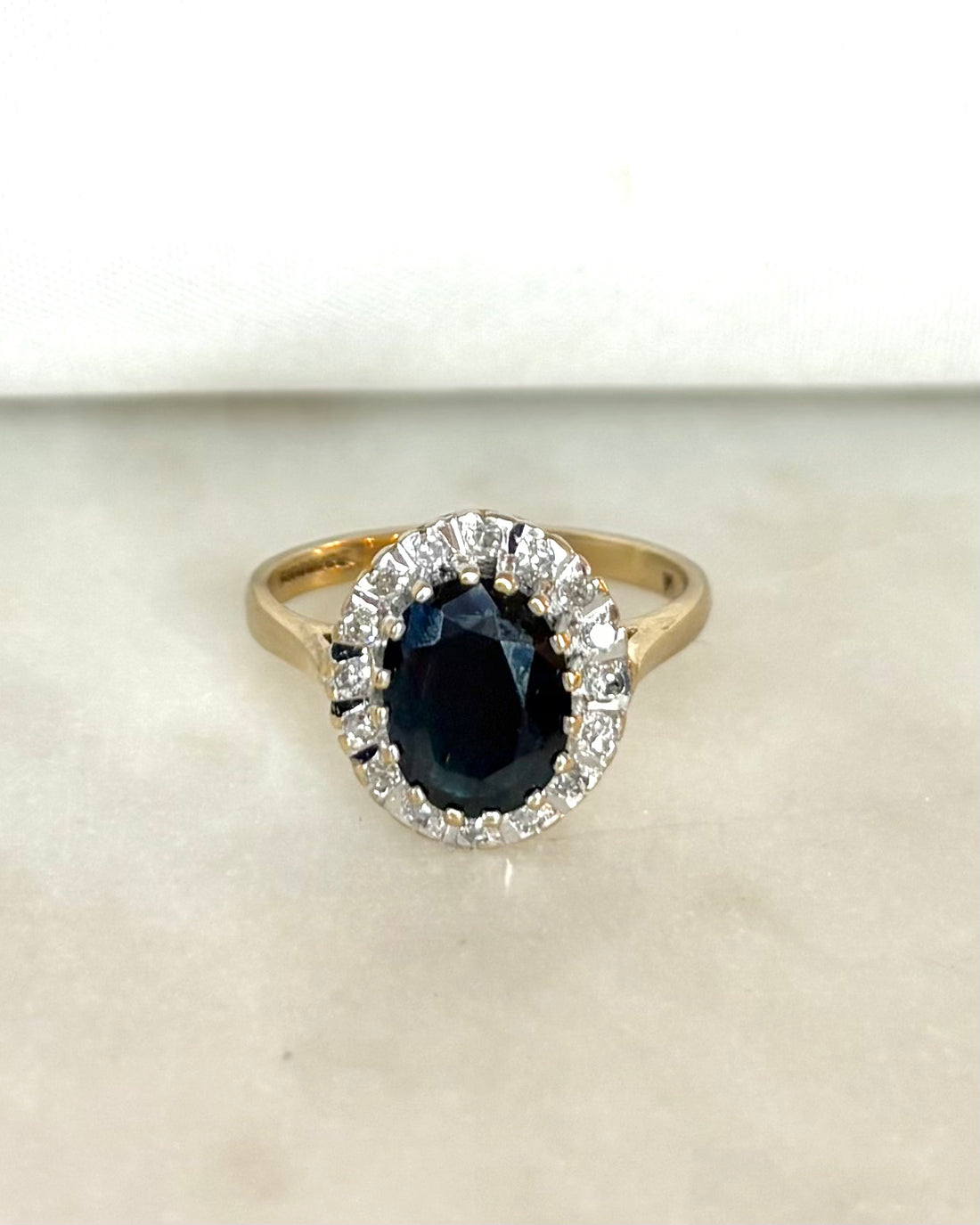 Bague Marguerite Saphir 1.90 carat &amp; Diamants &quot;Adèle&quot;