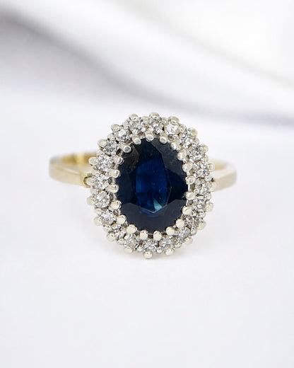 Anillo Marguerite de zafiro de 2.45 quilates y diamantes de 0.40 quilates «Johanna»