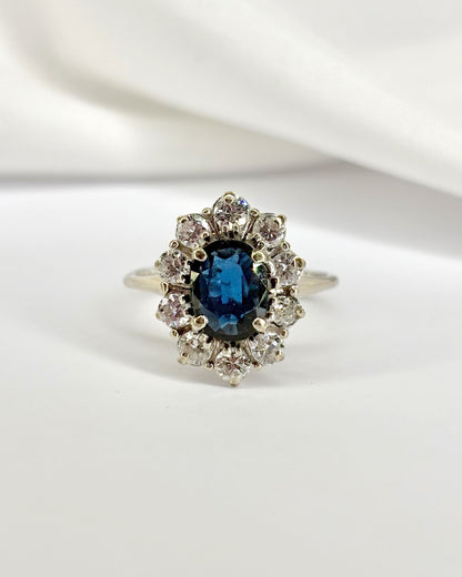 Daisy sapphire and diamond ring (missing one diamond)