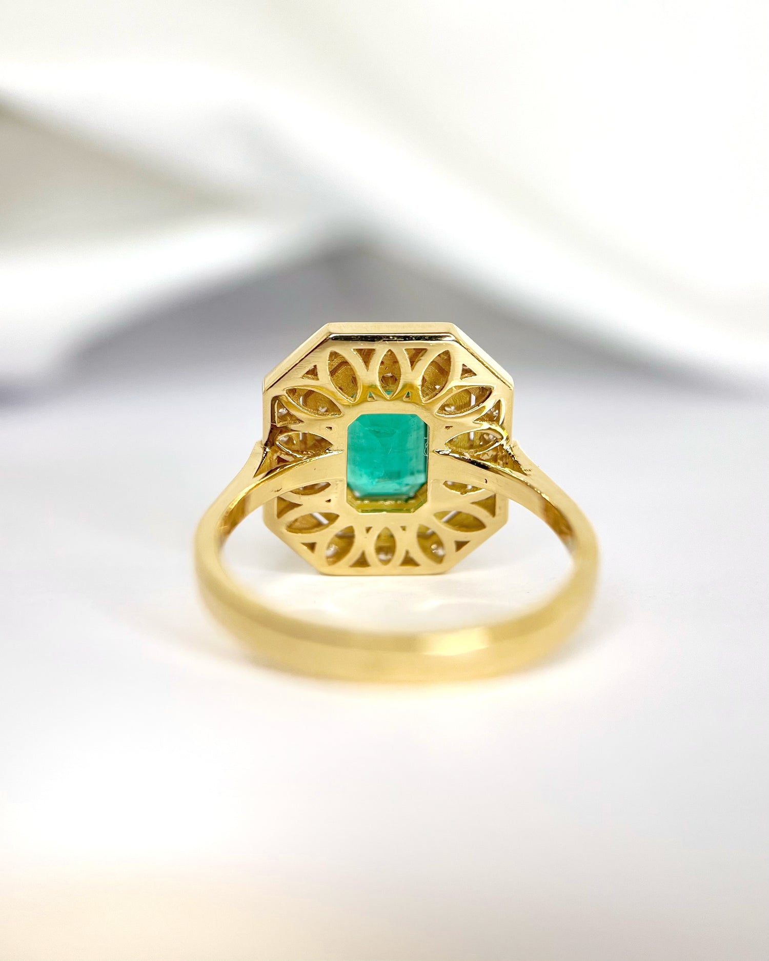 Art Deco-Style Ring, 1-Carat Emerald &amp; 0.76-Carat Diamonds, 4.45 g “Anais”