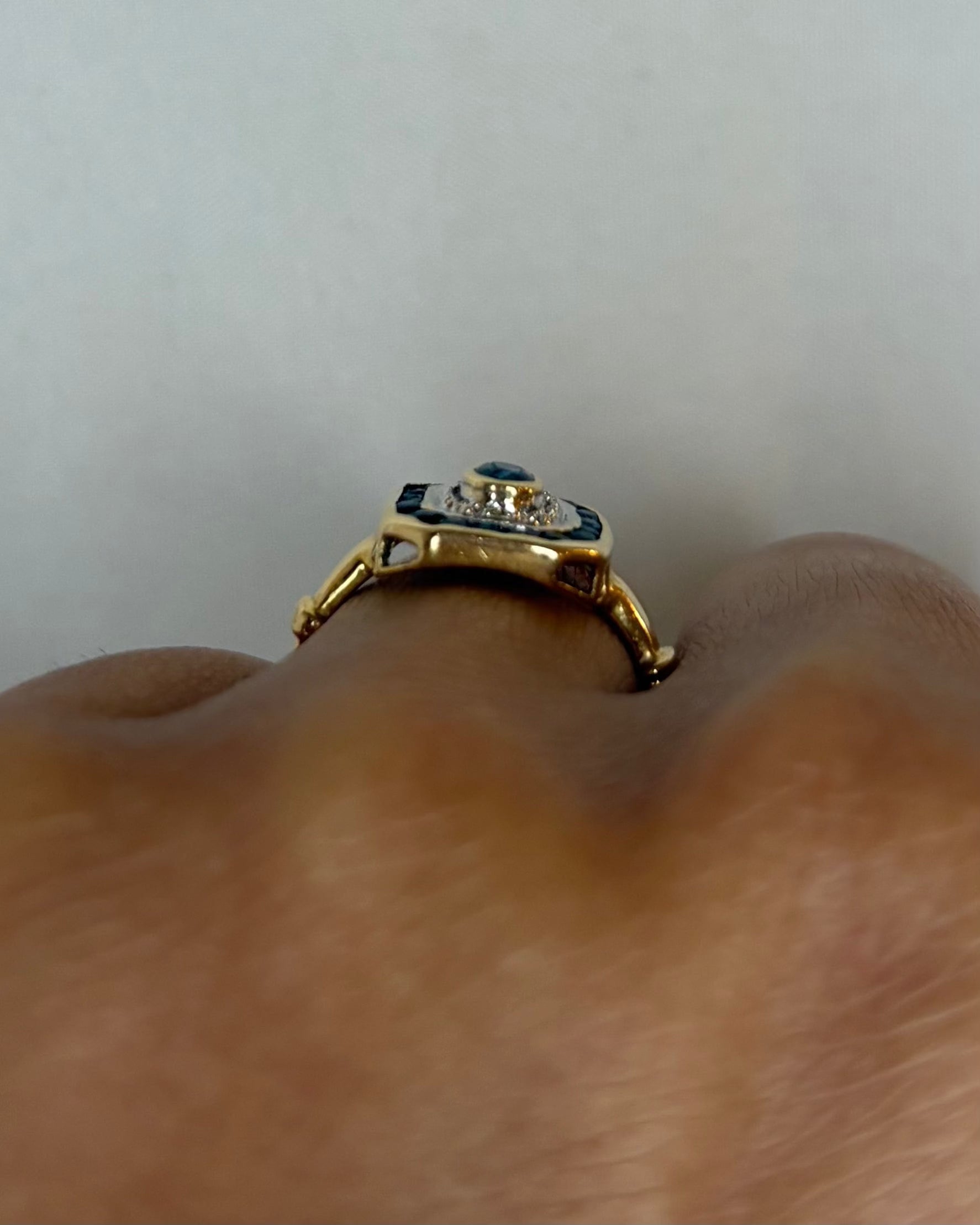Anillo estilo Art Déco zafiros 0.55 quilates y diamantes "Noémie"