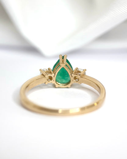 Bague Trilogie Émeraude 1.31 carat &amp; Diamants "Naomé"