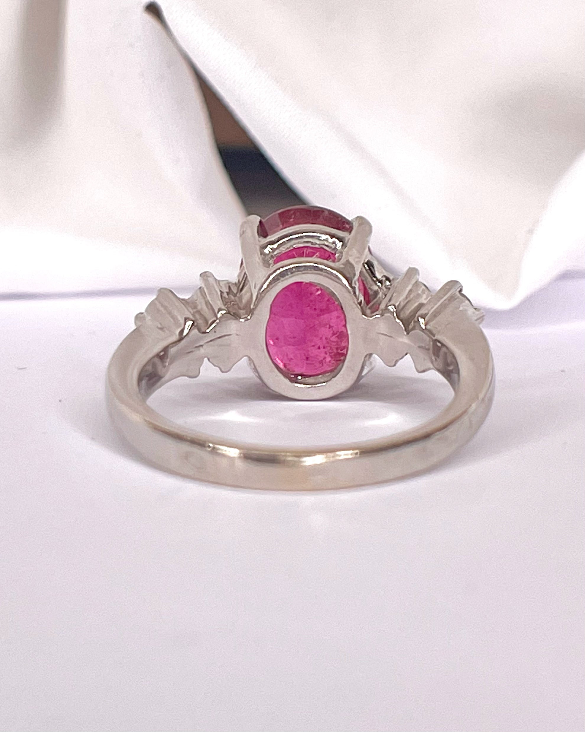 Bague Trilogie Tourmaline Rose 4.50 carat &amp; Diamants 0.26 carat "Carla"