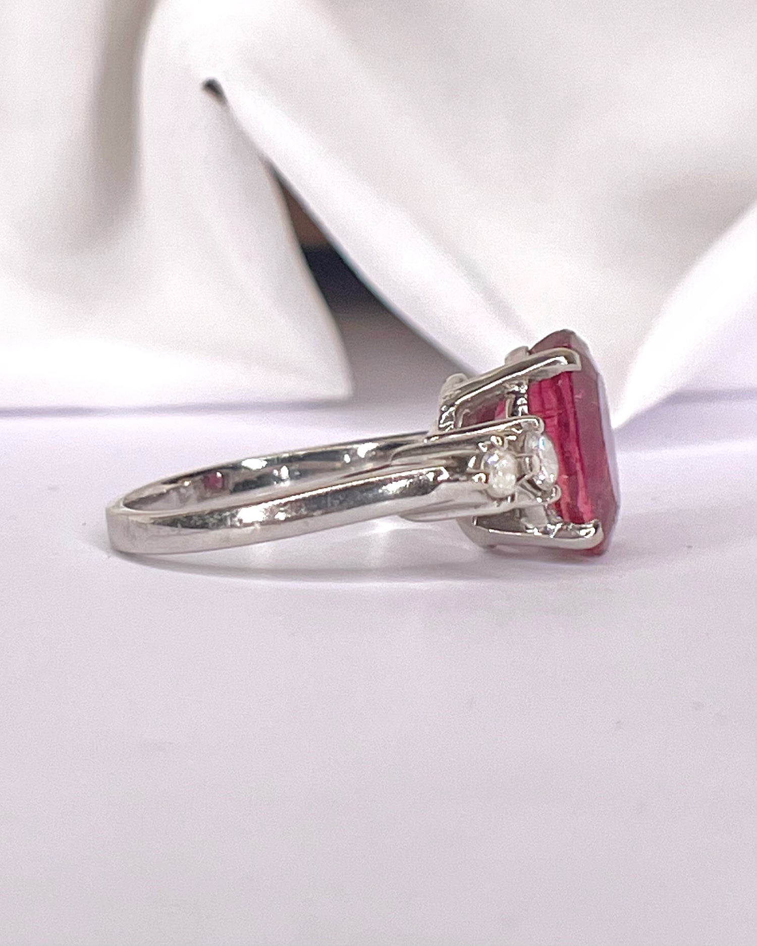 Bague Trilogie Tourmaline Rose 4.50 carat &amp; Diamants 0.26 carat "Carla"