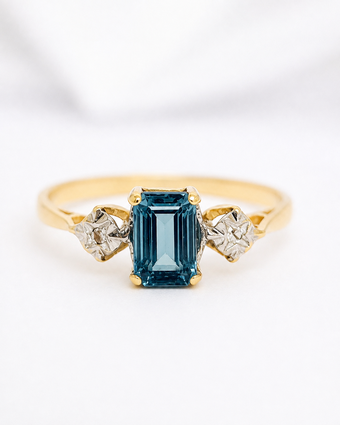 Bague Trilogie Topaze 0.75 carat &amp; Diamants "Aryna"