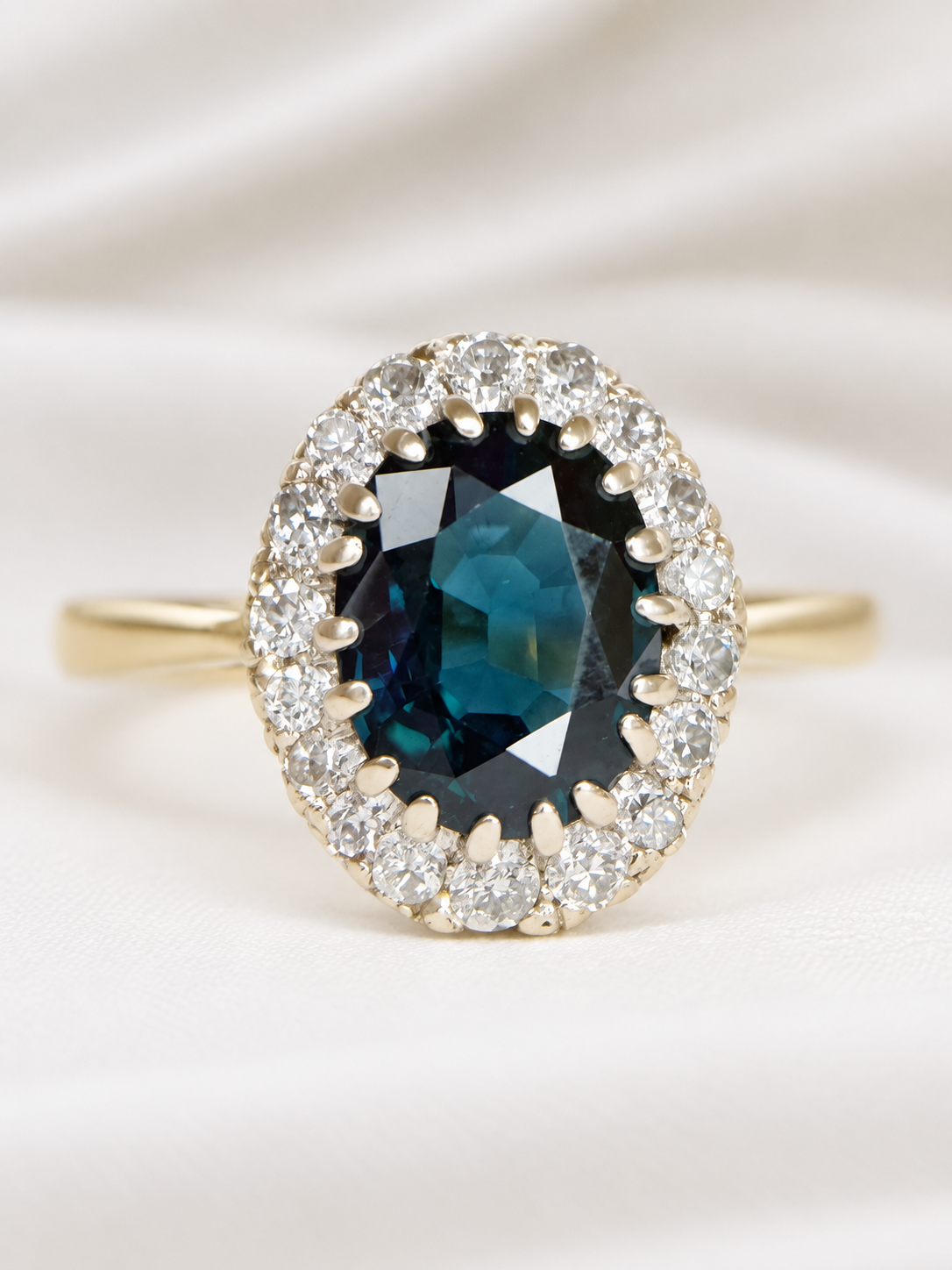“Marinette” Daisy Ring with 1.80-carat Sapphire &amp; 0.36-carat Diamonds