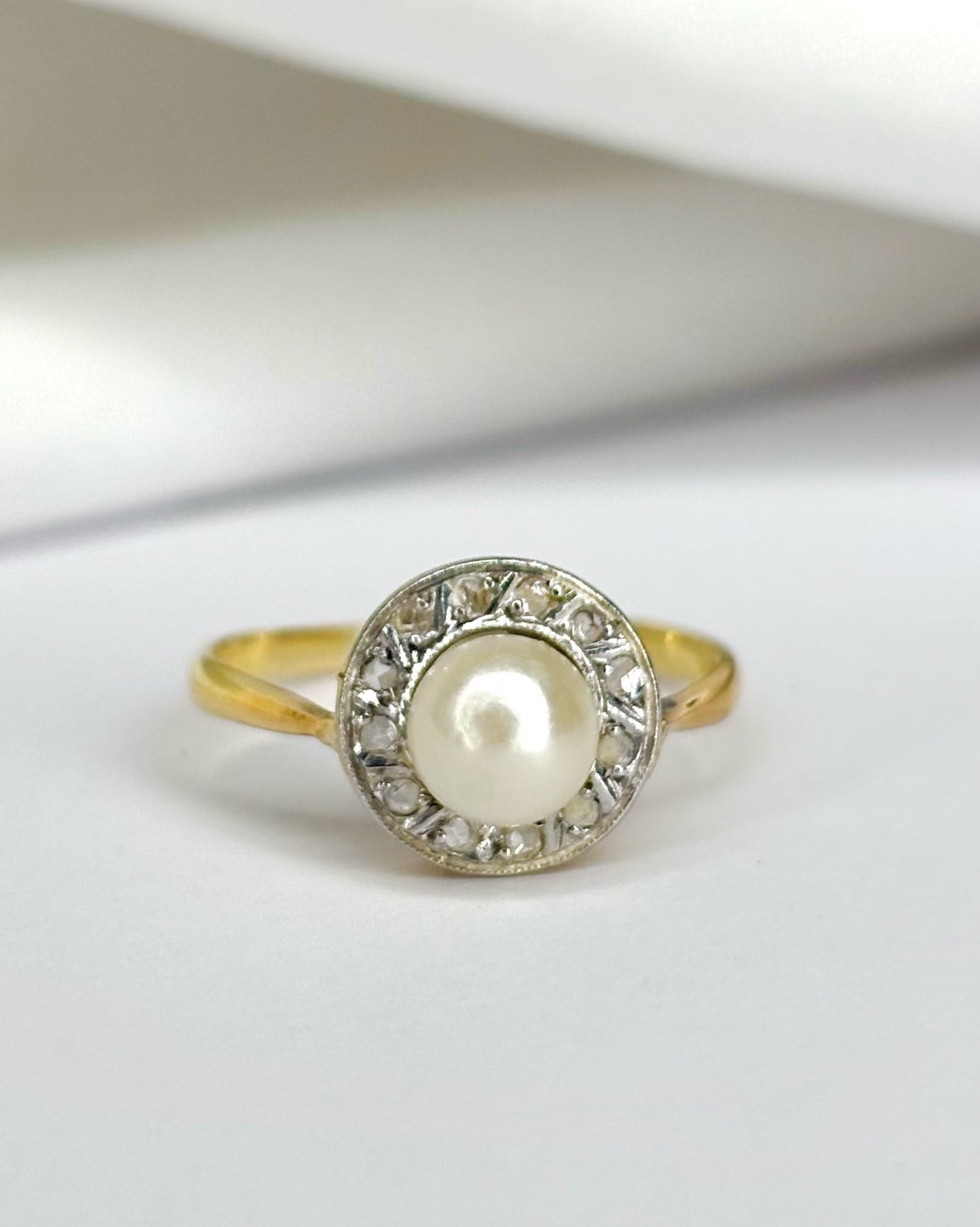 Anillo Margarita Art Déco Diamantes y Perla &quot;Elina&quot;