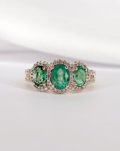 Bague Trilogie Émeraudes 1.80 carat &amp; Diamants 0.52 carat "Annaëlle"