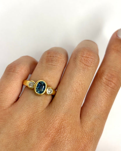 Bague Trilogie Saphir 1 carat &amp; Diamants 0.20 carat &quot;Soline&quot;