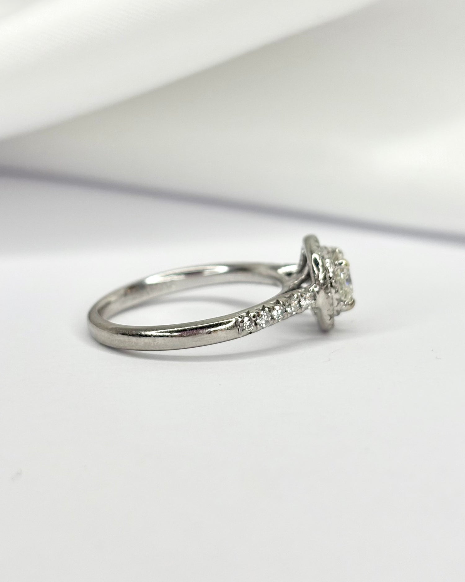 Anillo solitario con diamantes 0,98 quilates &quot;Carine&quot;