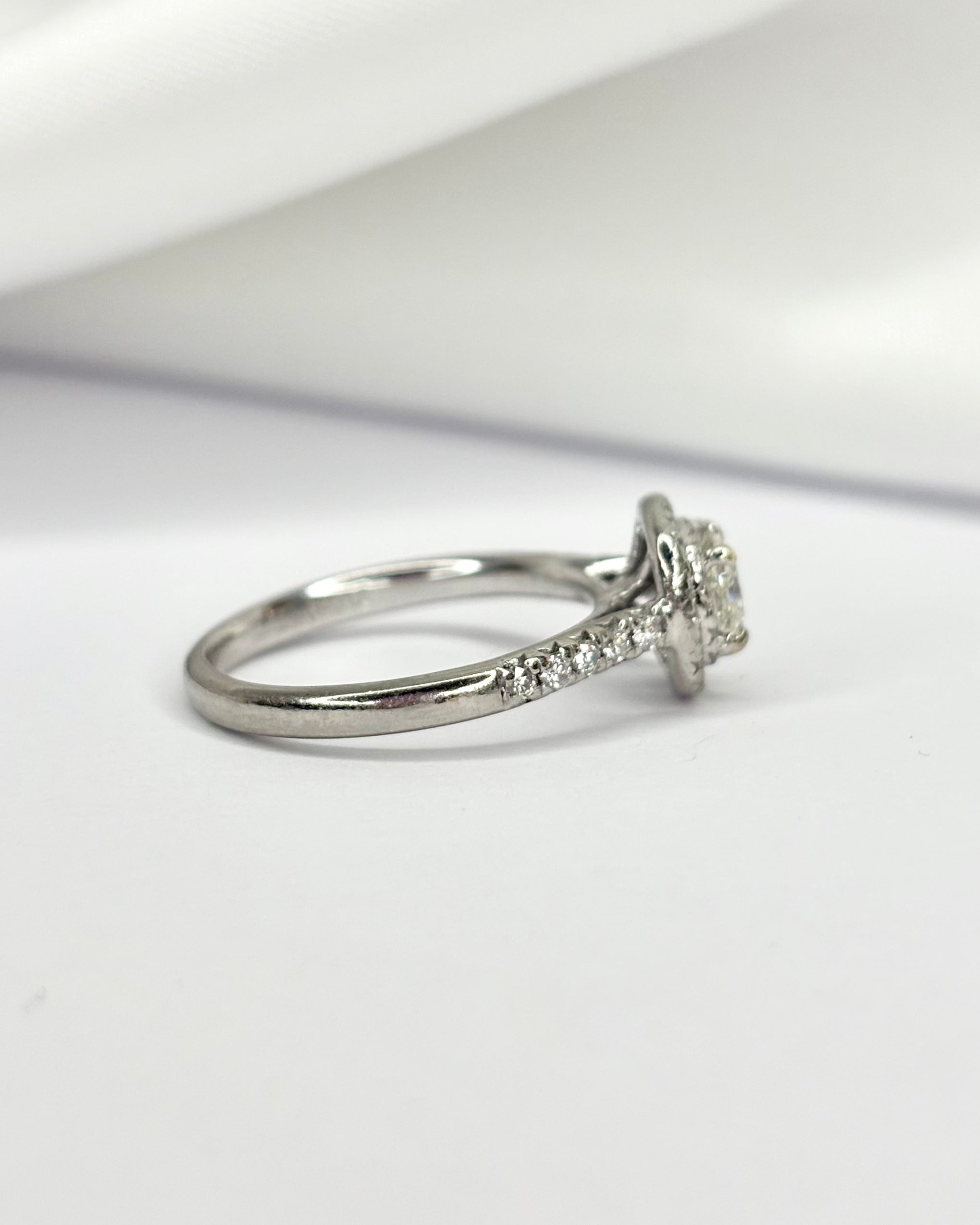 Anillo solitario con diamantes 0,98 quilates &quot;Carine&quot;