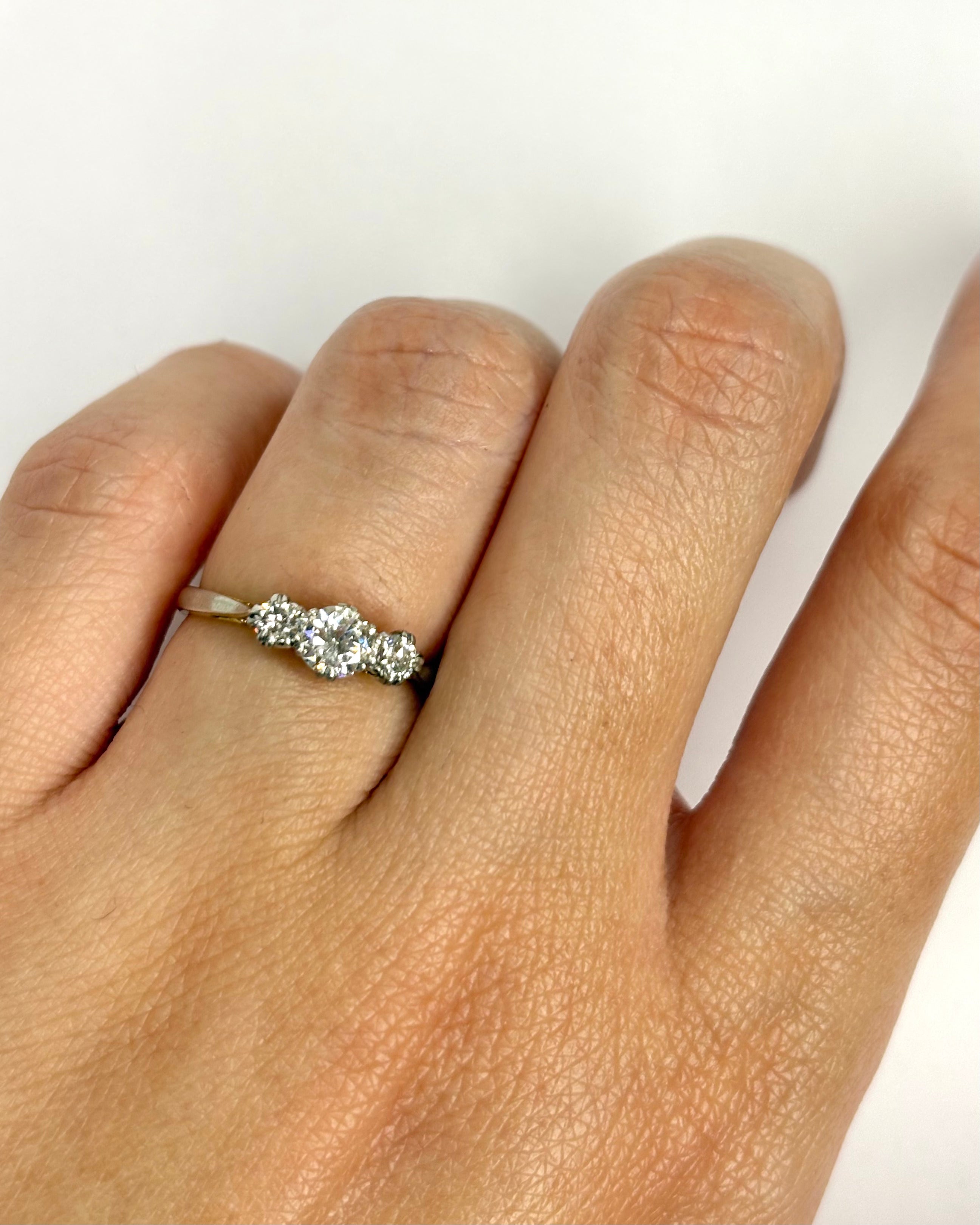 Bague Trilogie Art Deco Diamants 0.44 carat &quot;Clara&quot;