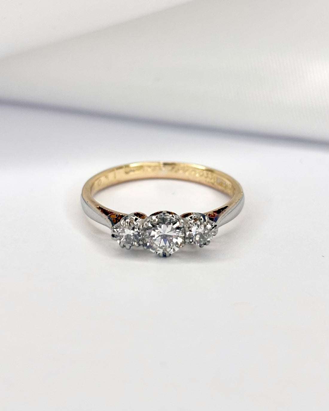 Bague Trilogie Art Deco Diamants 0.44 carat &quot;Clara&quot;