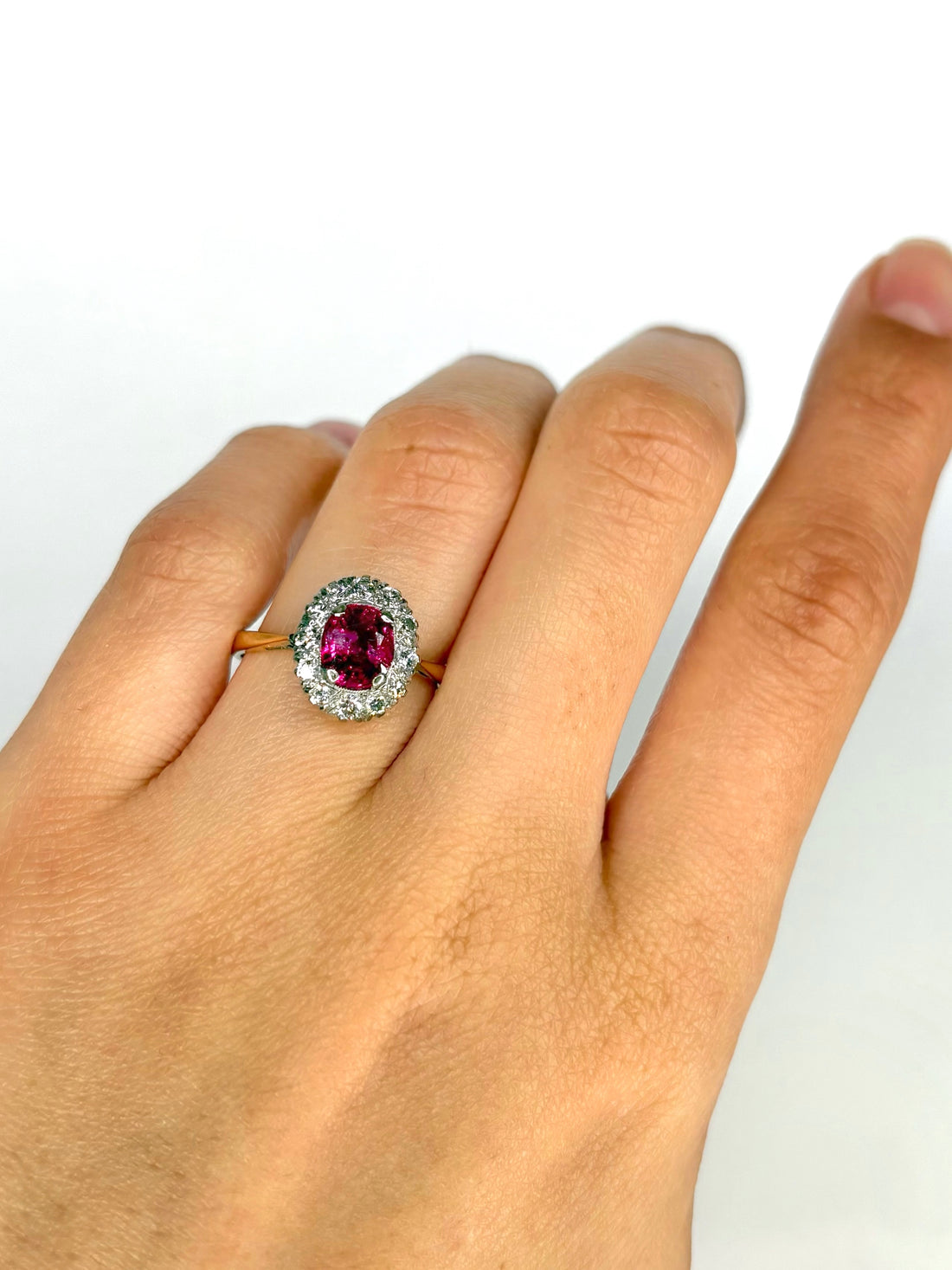 Bague Marguerite Rubis 1.50 carat &amp; 12 Diamants "Giulia" - Elliade Paris